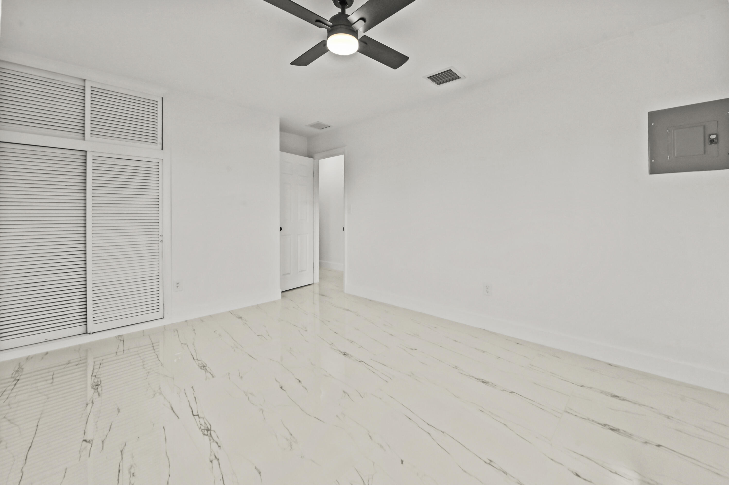 PALM BEACH FARMS CO 7 - Residential