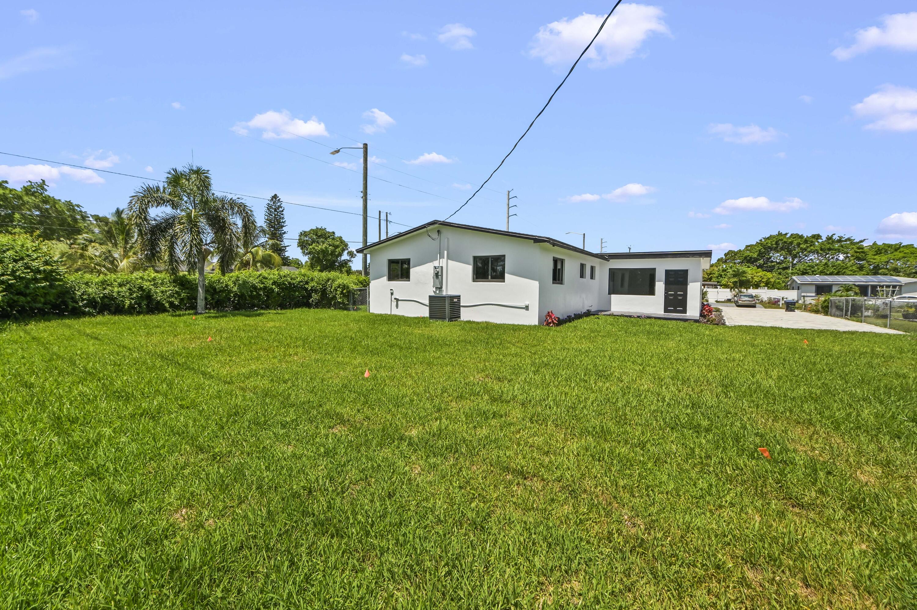 PALM BEACH FARMS CO 7 - Residential