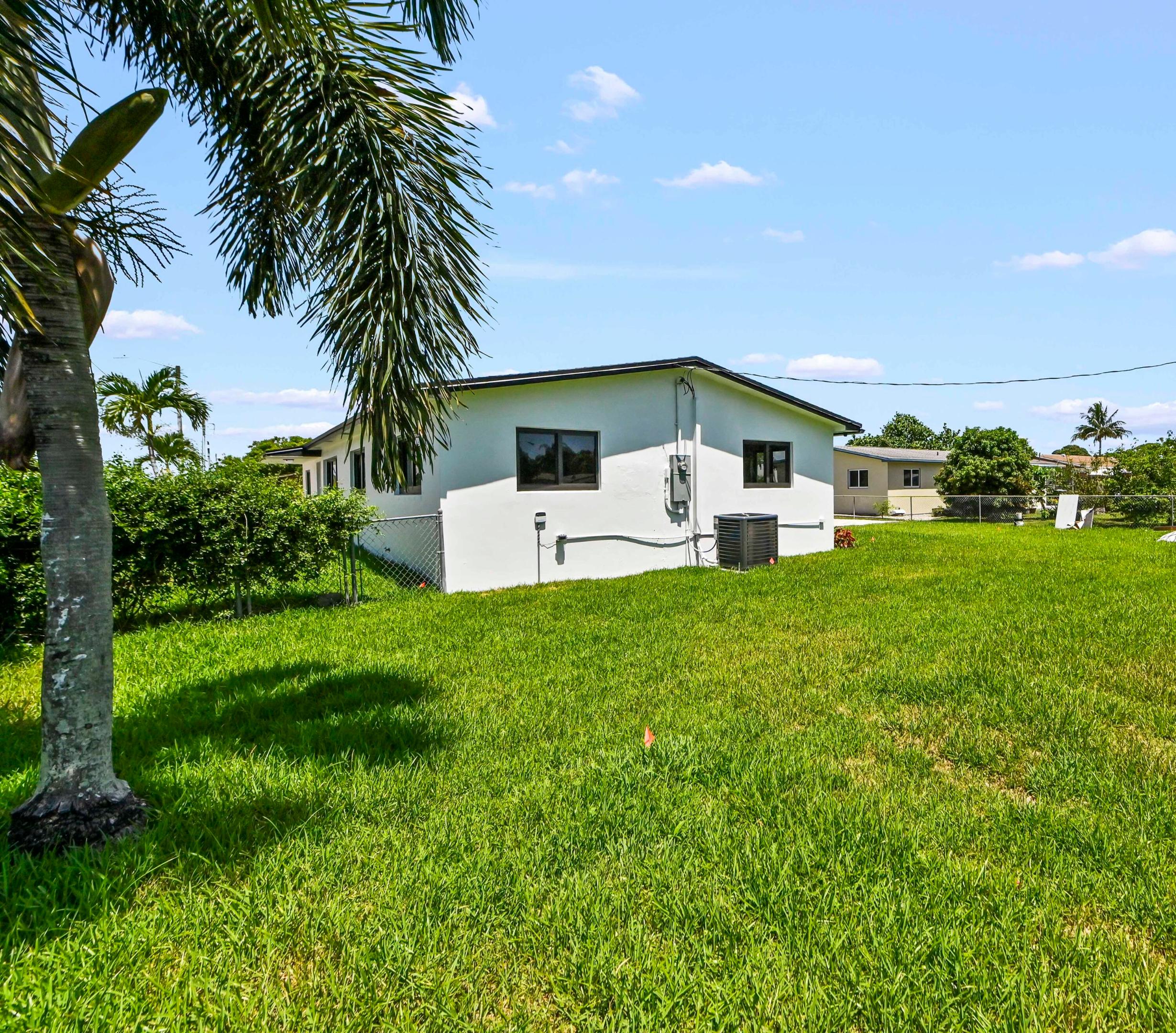 PALM BEACH FARMS CO 7 - Residential