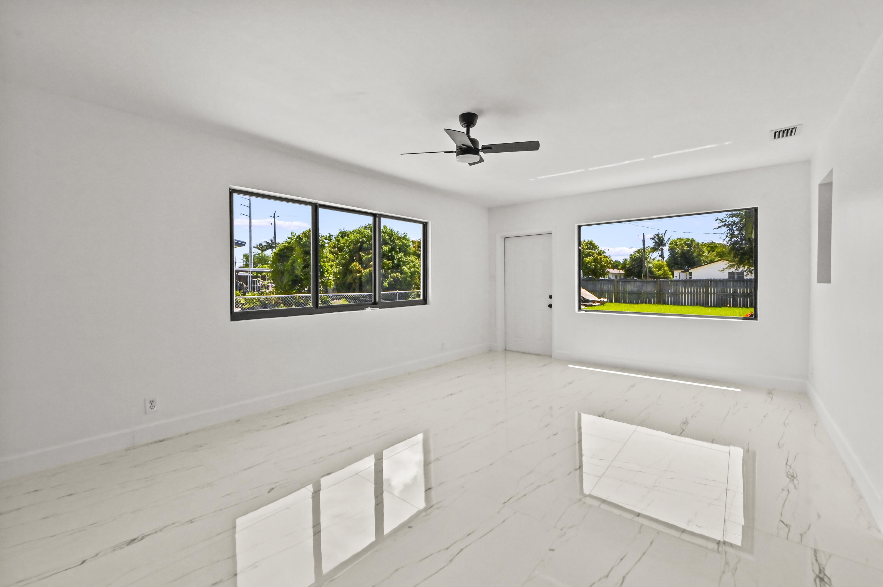 PALM BEACH FARMS CO 7 - Residential