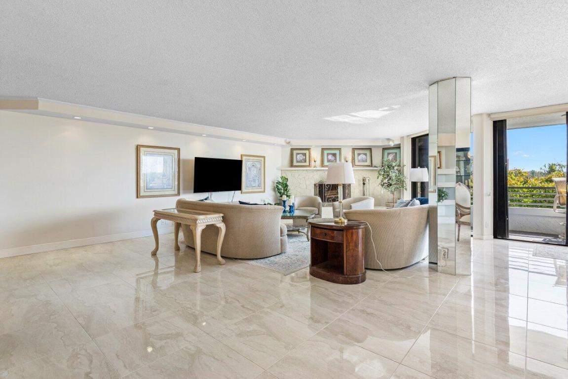 HARBORSIDE AT HILLSBORO BEACH - Residential