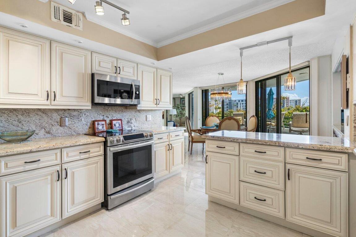 HARBORSIDE AT HILLSBORO BEACH - Residential