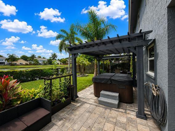 SAWGRASS ESTATES - Residential