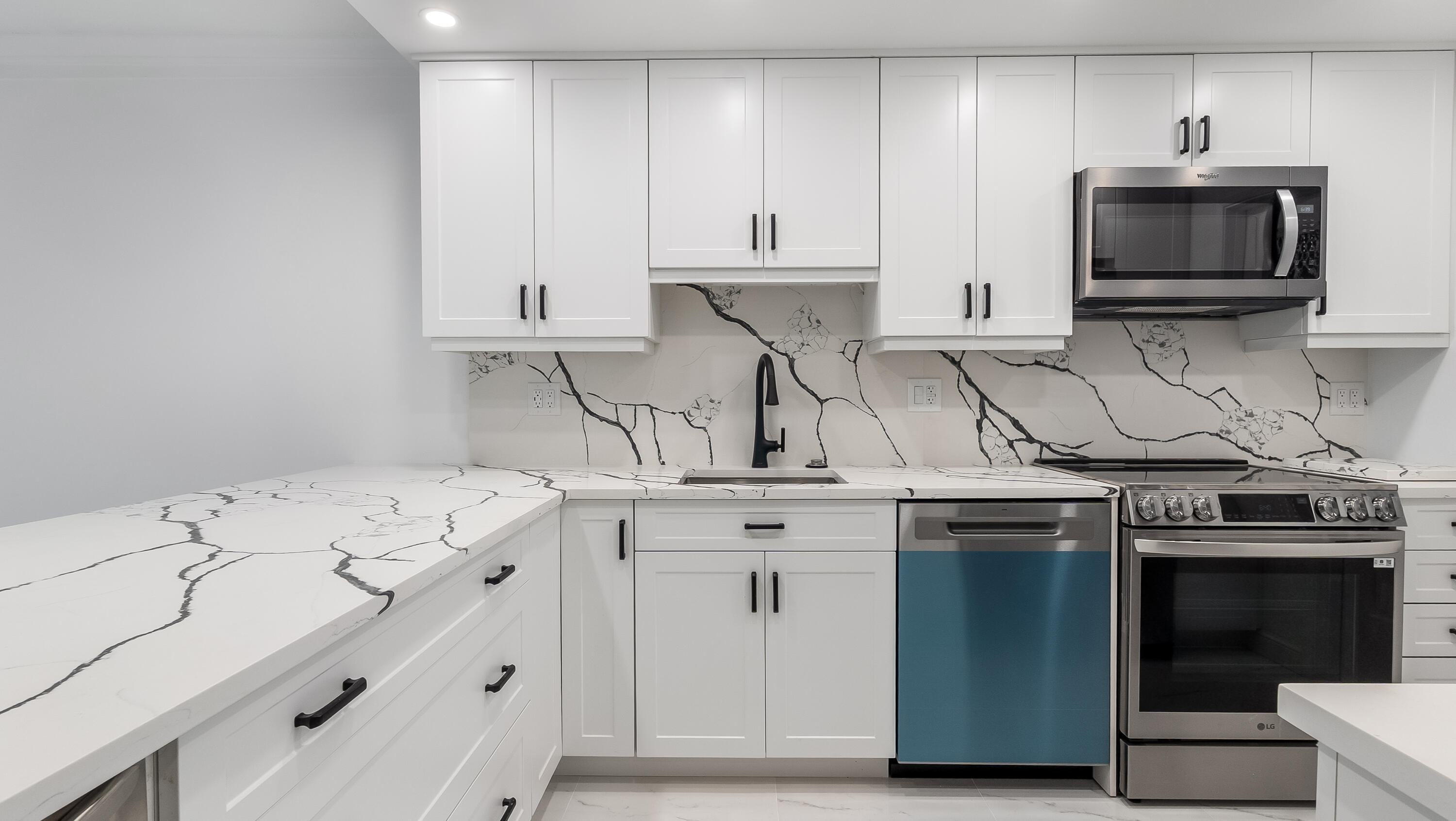 NO 4 PALM-AIRE COUNTRY CLUB - Residential Lease