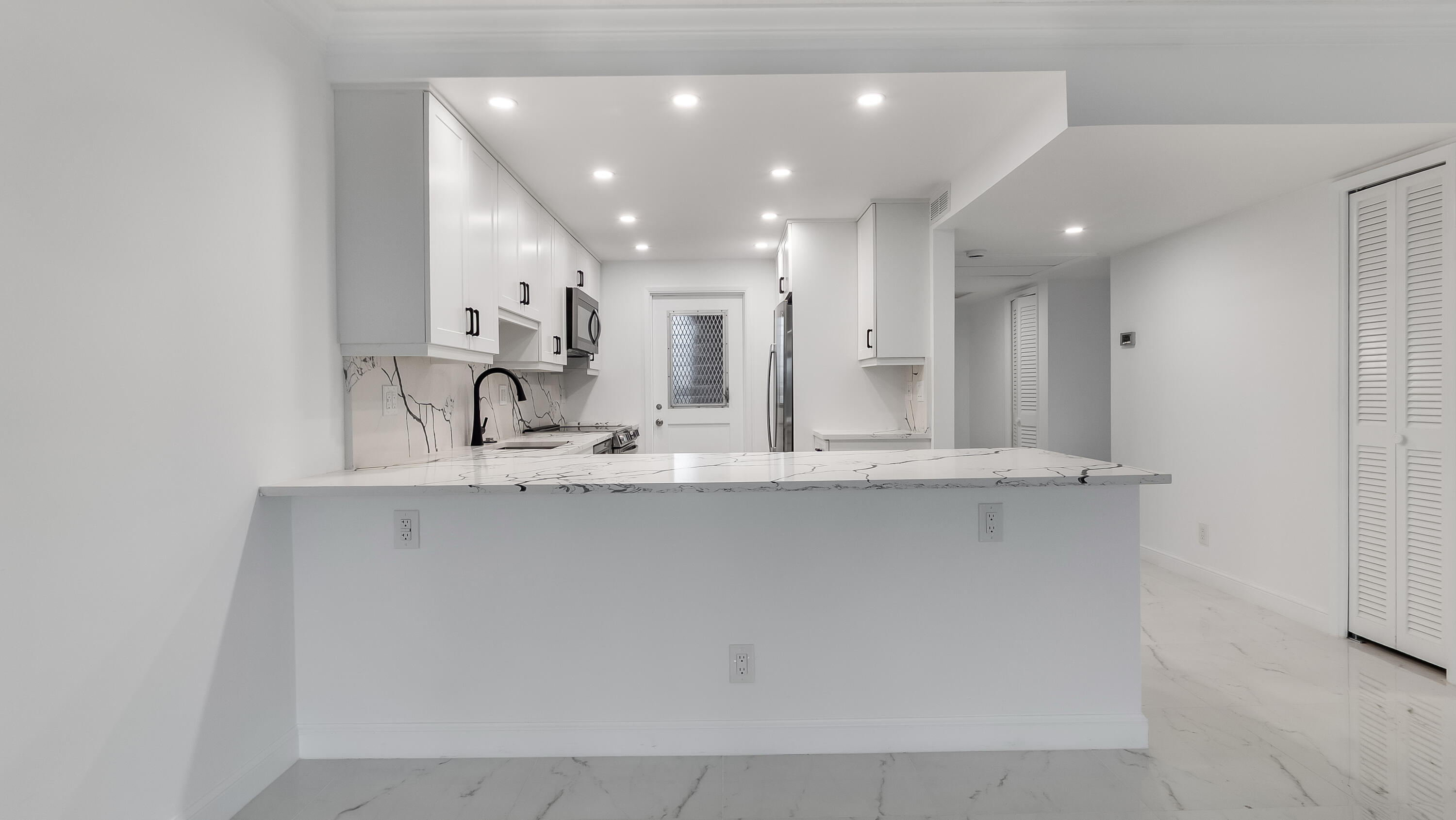 NO 4 PALM-AIRE COUNTRY CLUB - Residential Lease
