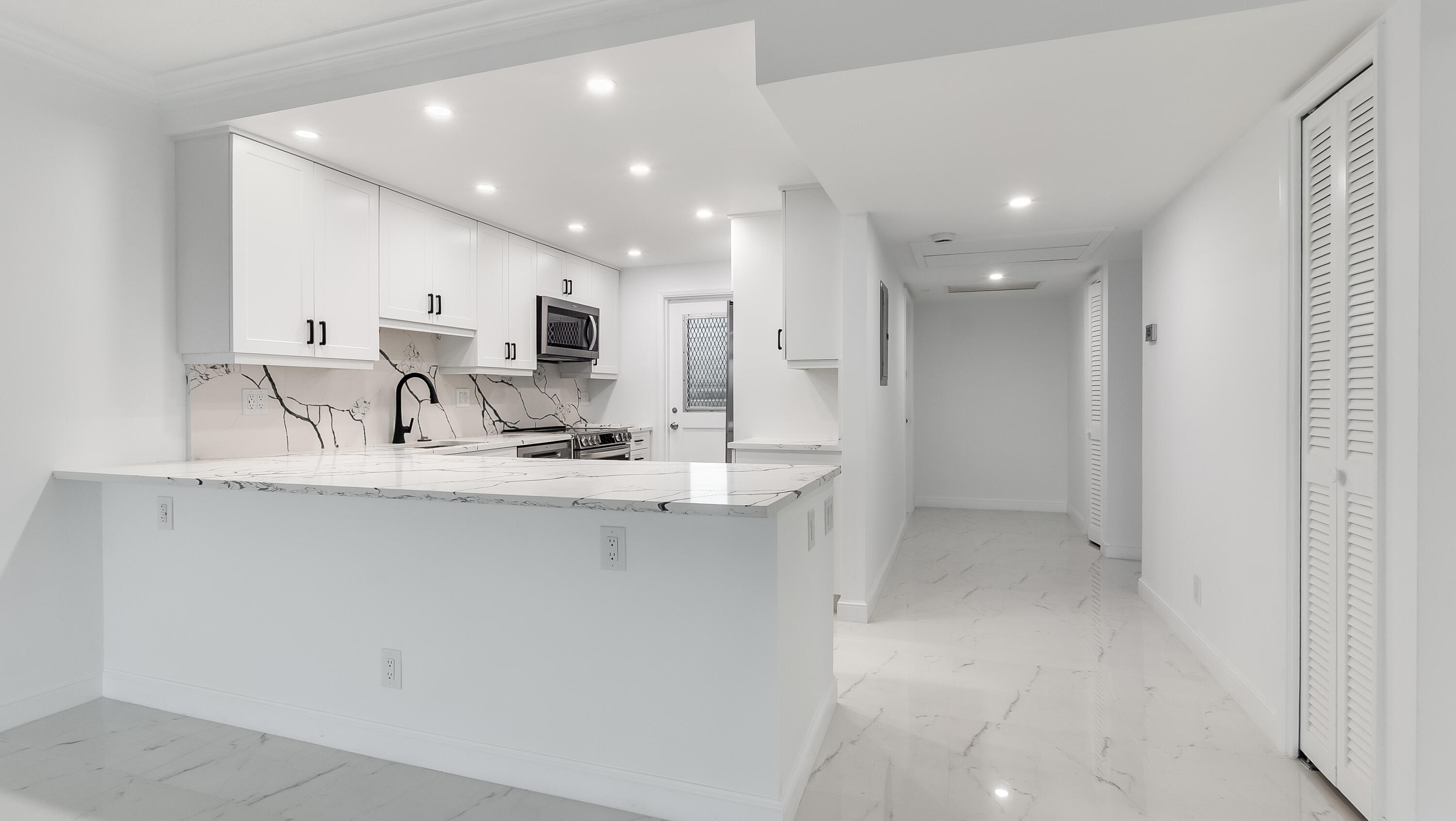 NO 4 PALM-AIRE COUNTRY CLUB - Residential Lease