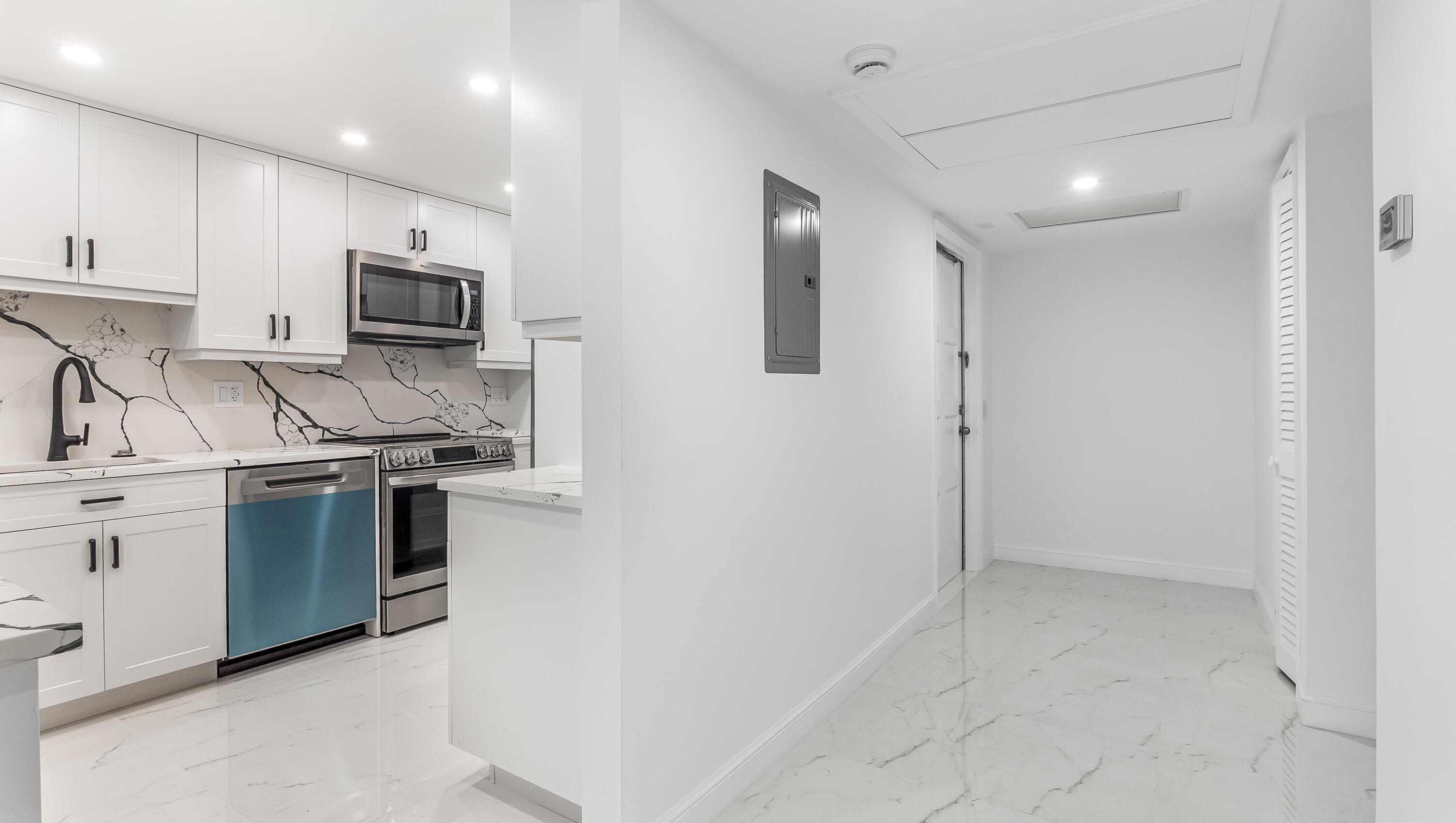 NO 4 PALM-AIRE COUNTRY CLUB - Residential Lease