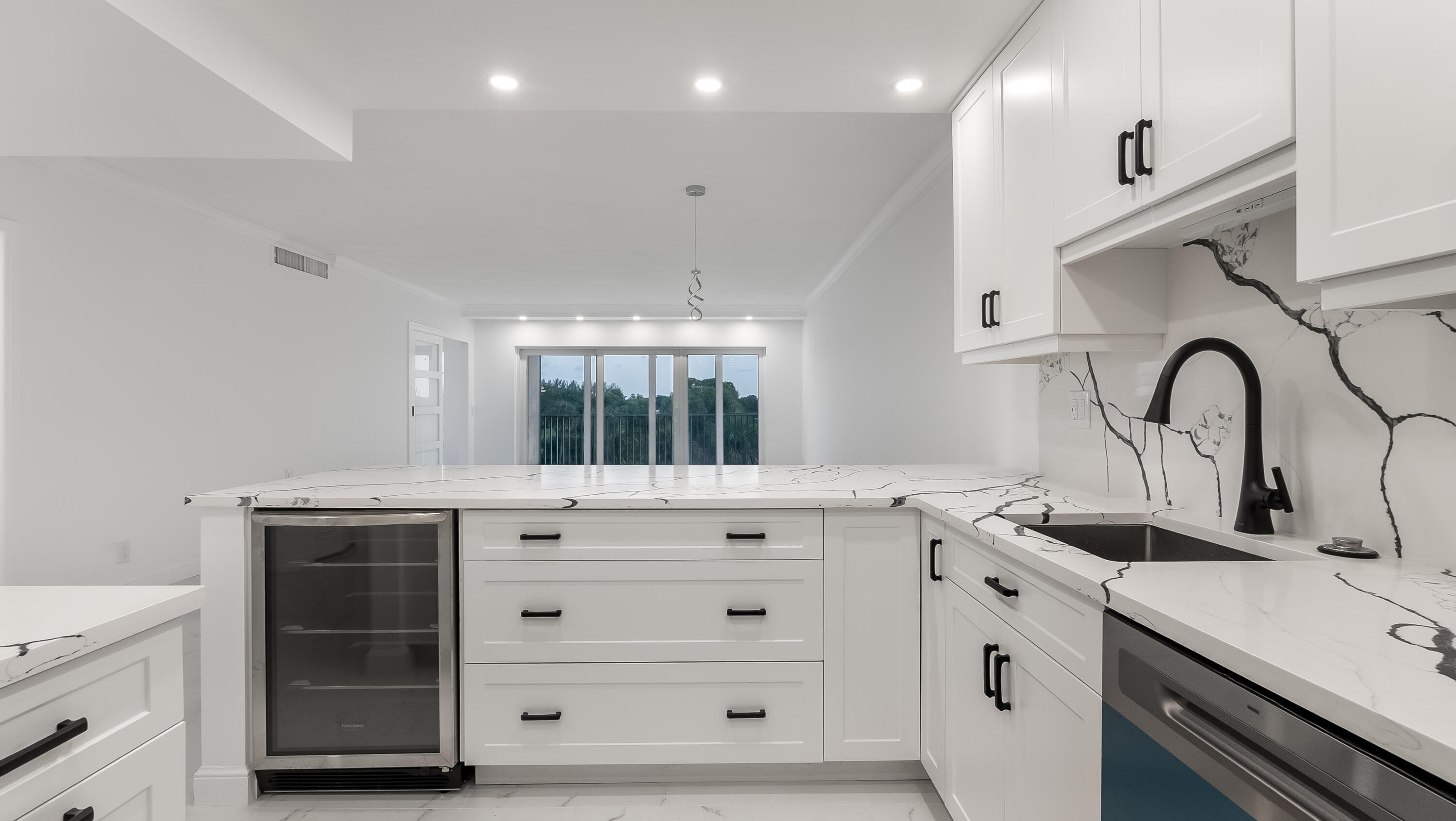 NO 4 PALM-AIRE COUNTRY CLUB - Residential Lease