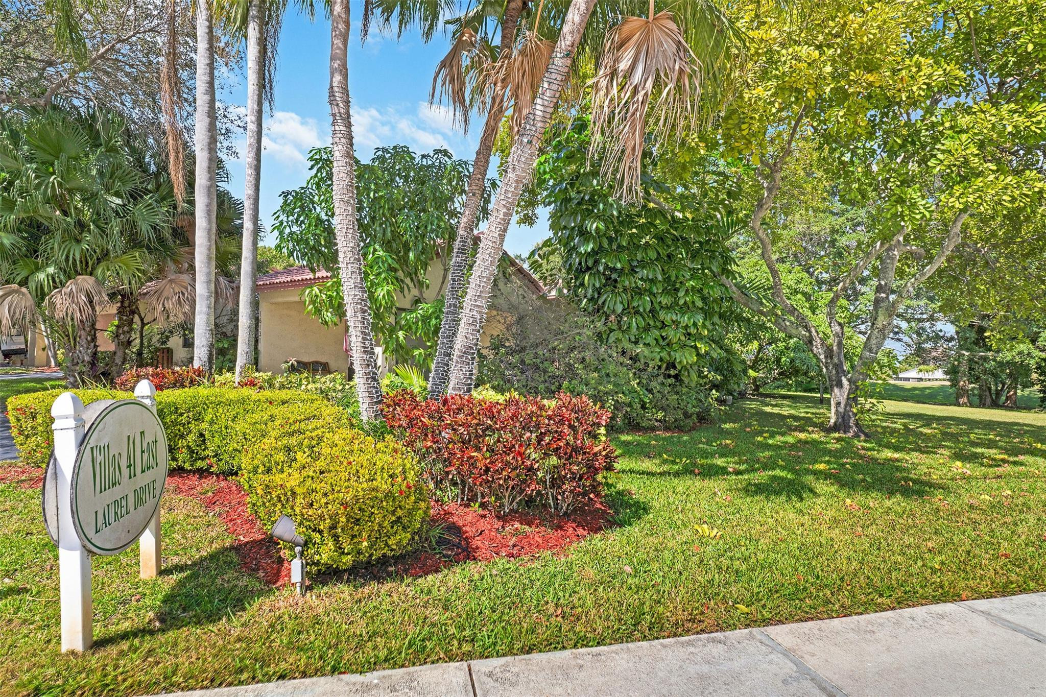 VILLAS OF BONAVENTURE - Residential