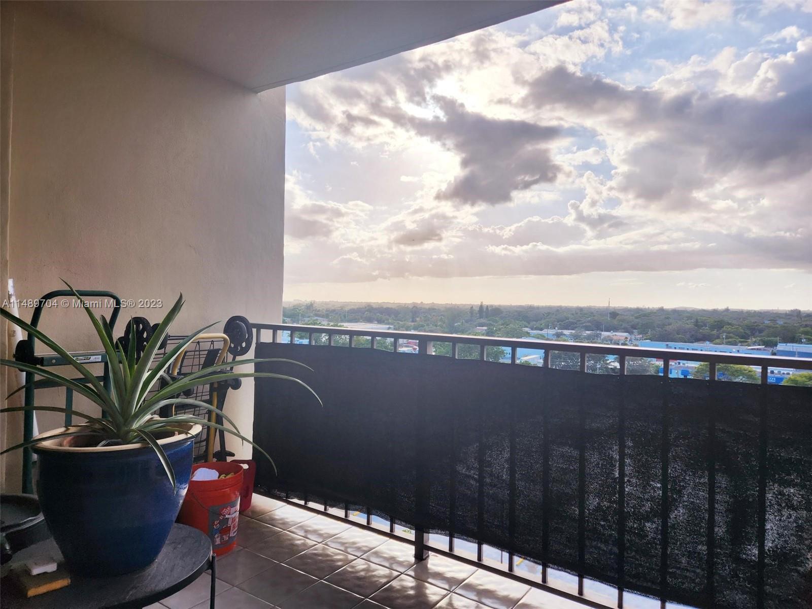 GREENWICH PH I CONDO - Residential Lease