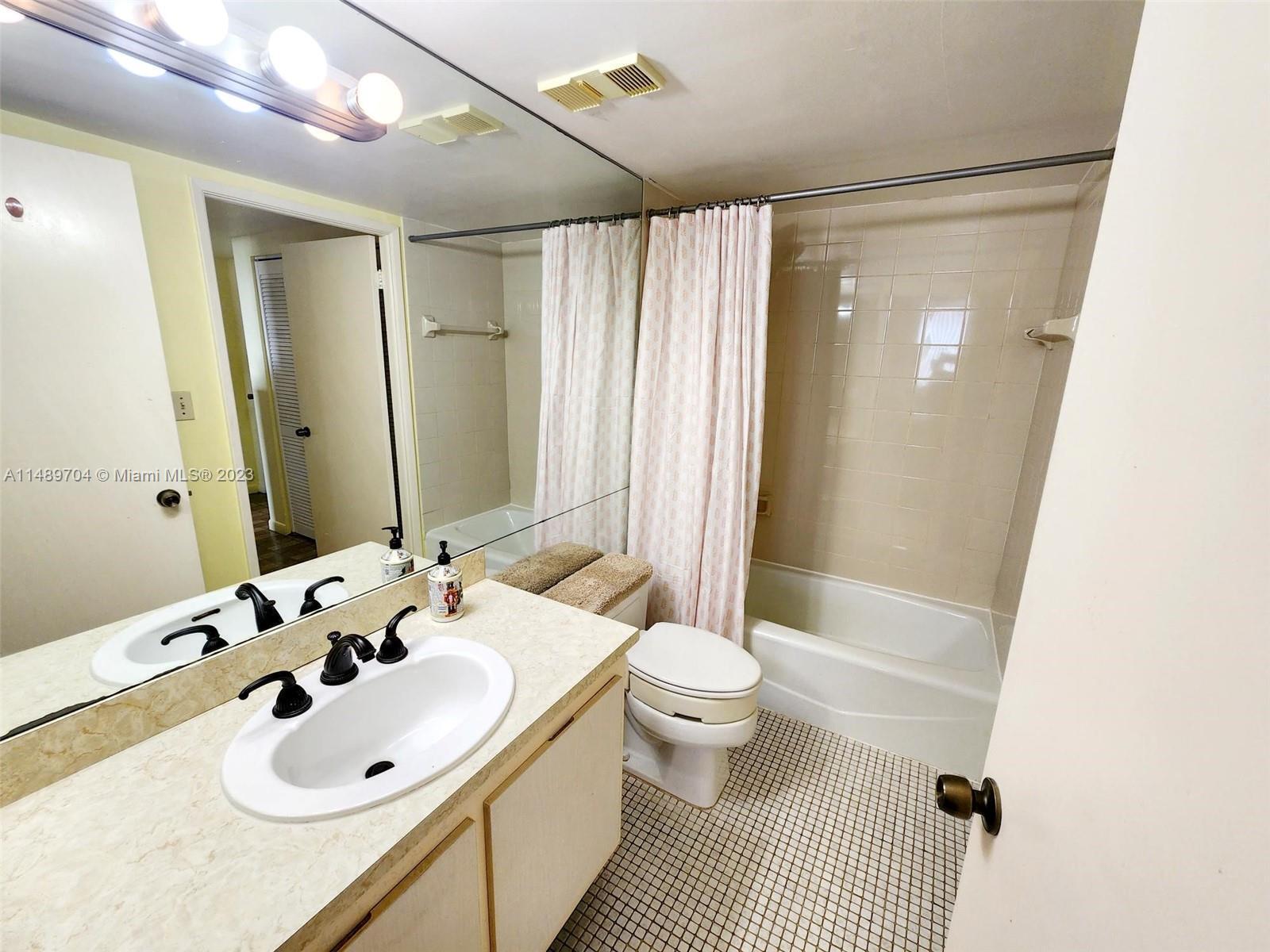 GREENWICH PH I CONDO - Residential Lease