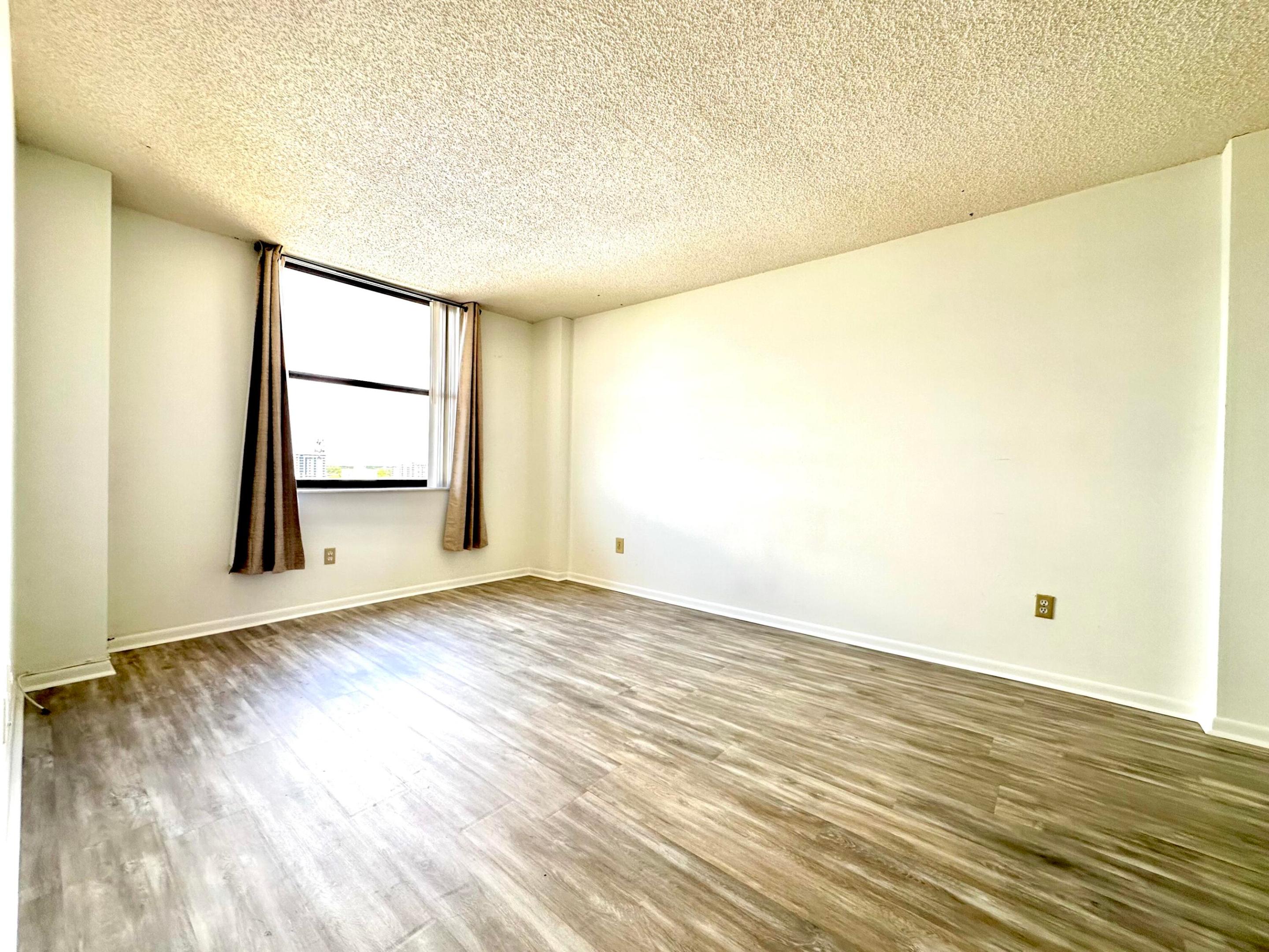 GREENWICH PH I CONDO - Residential Lease