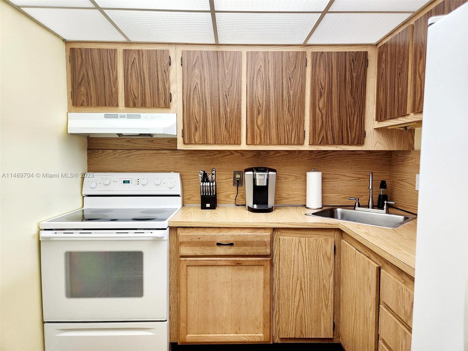 GREENWICH PH I CONDO - Residential Lease