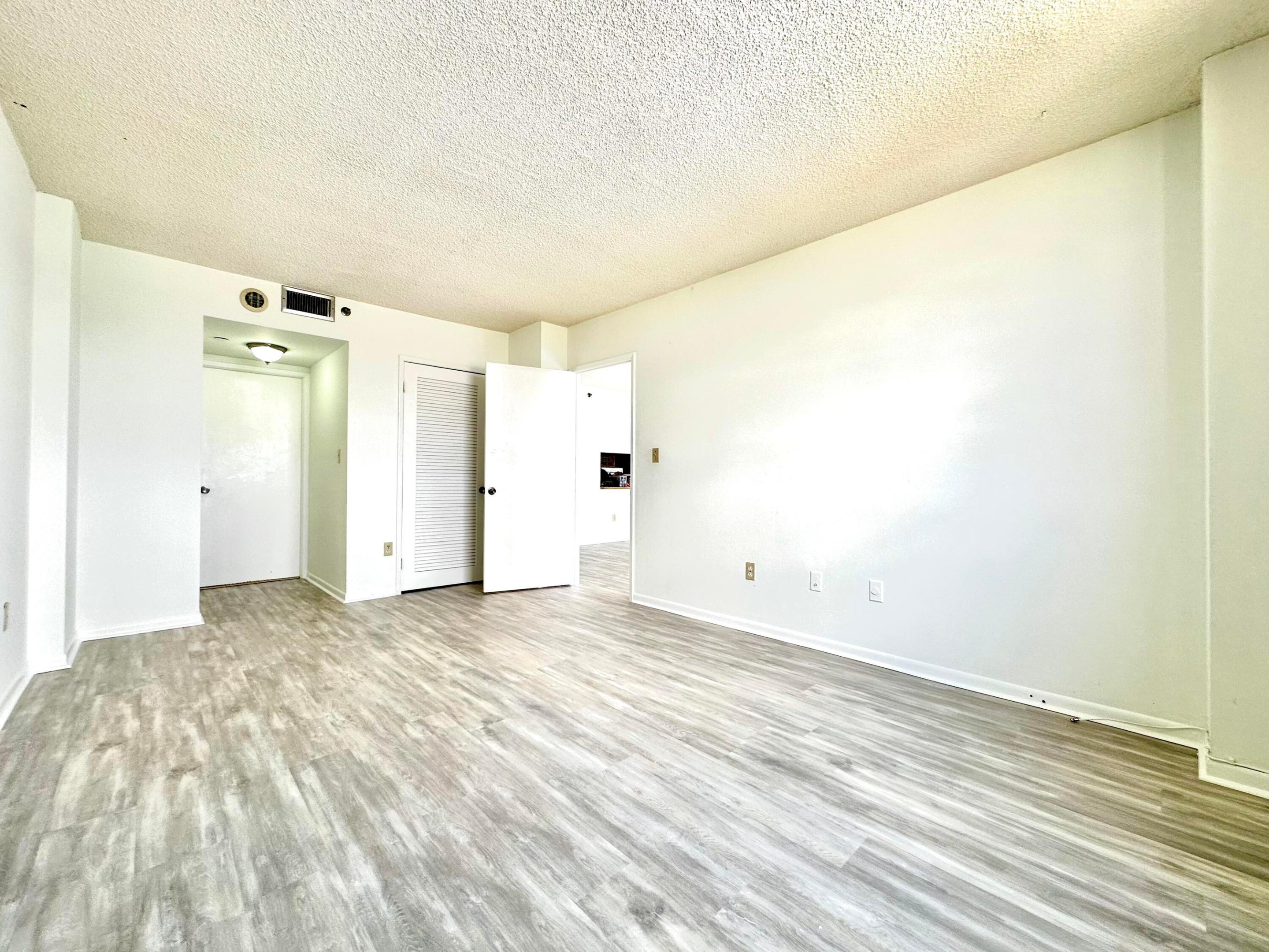 GREENWICH PH I CONDO - Residential Lease