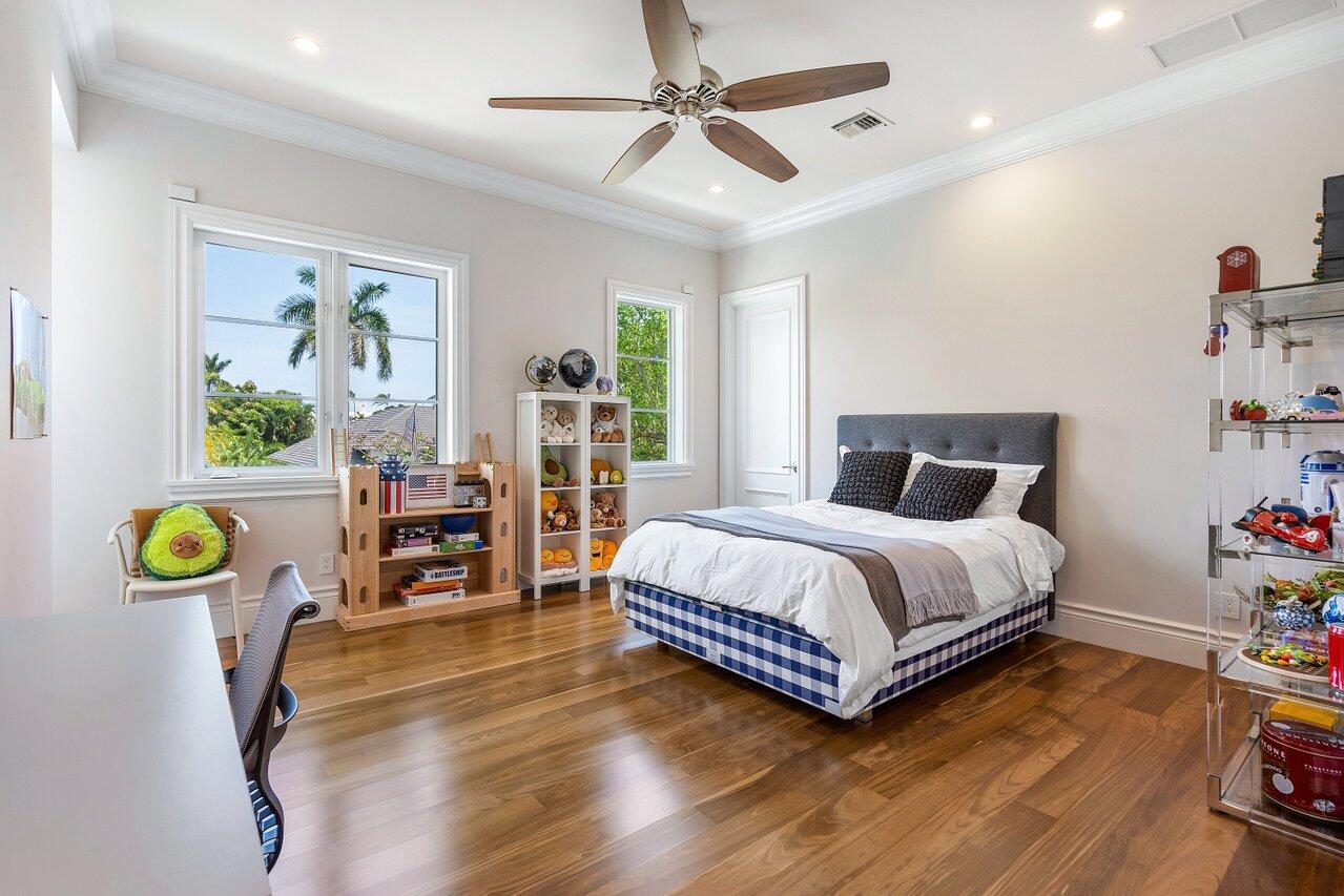 ROYAL PALM YACHT & COUNTRY CLUB - Residential