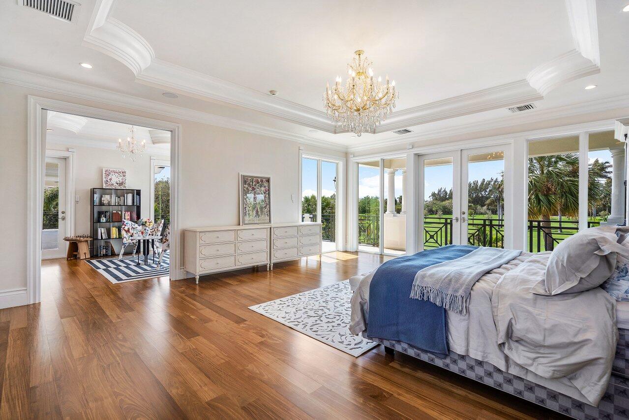 ROYAL PALM YACHT & COUNTRY CLUB - Residential