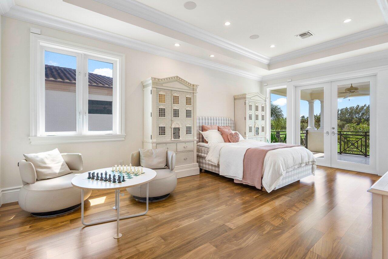 ROYAL PALM YACHT & COUNTRY CLUB - Residential