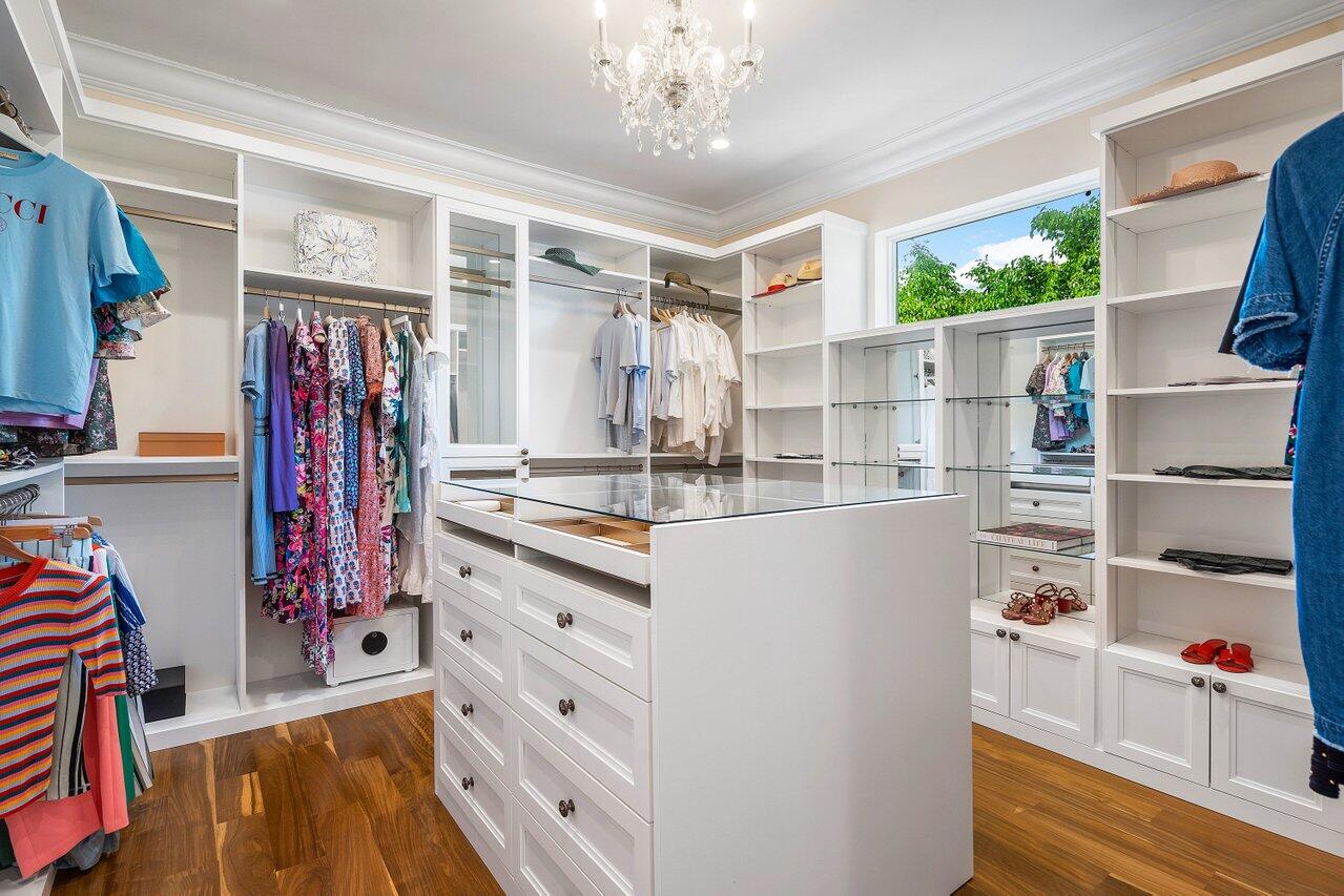 ROYAL PALM YACHT & COUNTRY CLUB - Residential