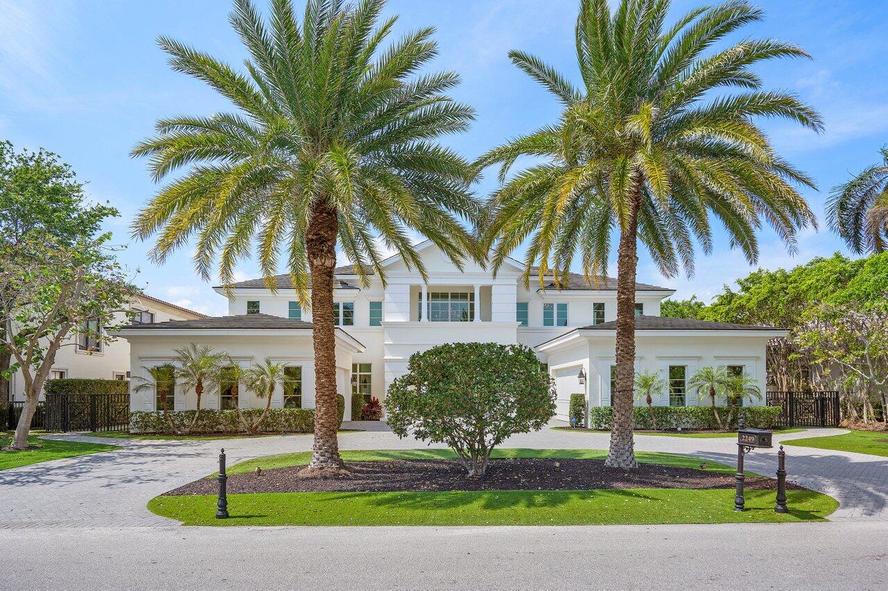 ROYAL PALM YACHT & COUNTRY CLUB - Residential