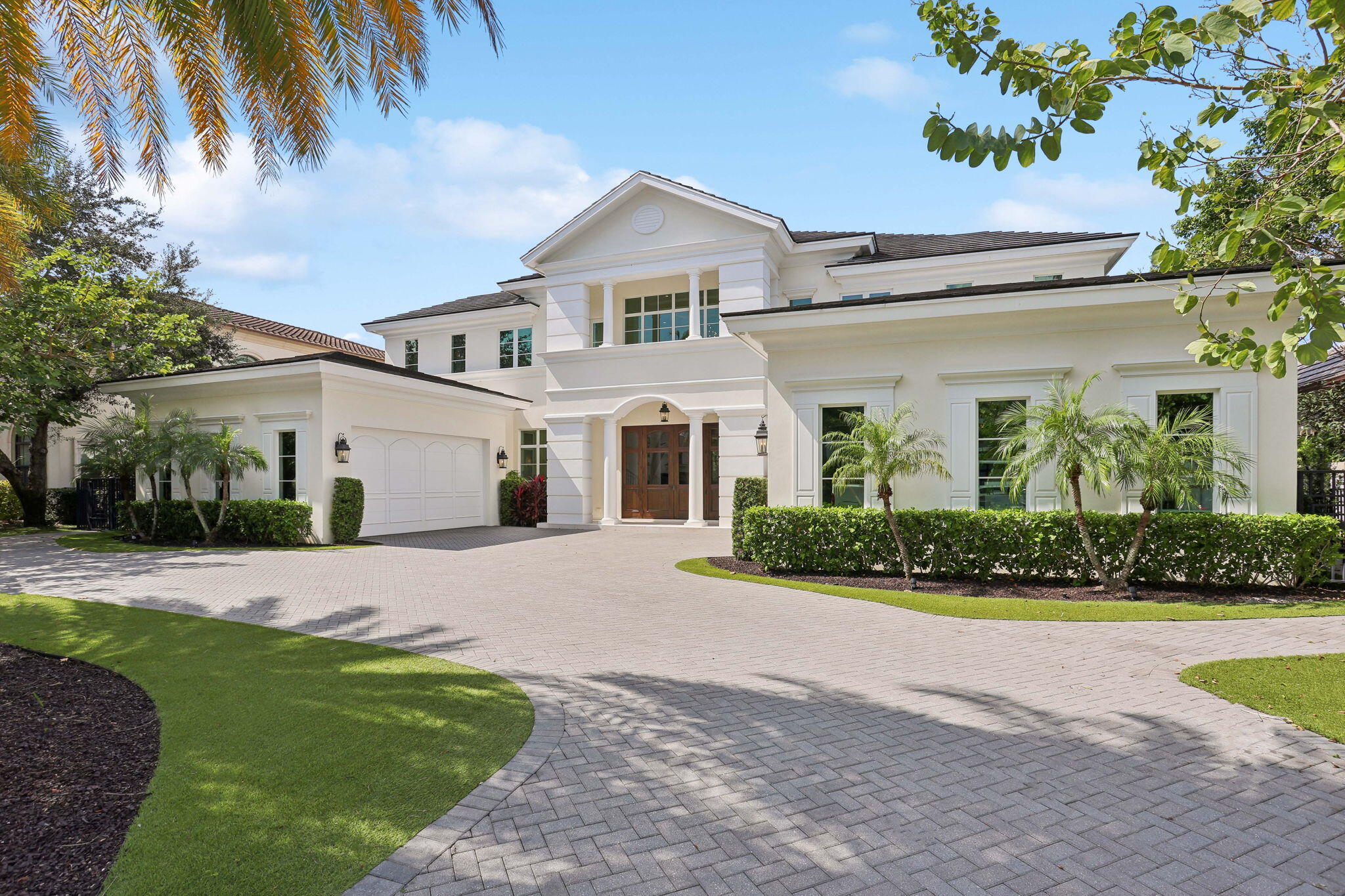 ROYAL PALM YACHT & COUNTRY CLUB - Residential
