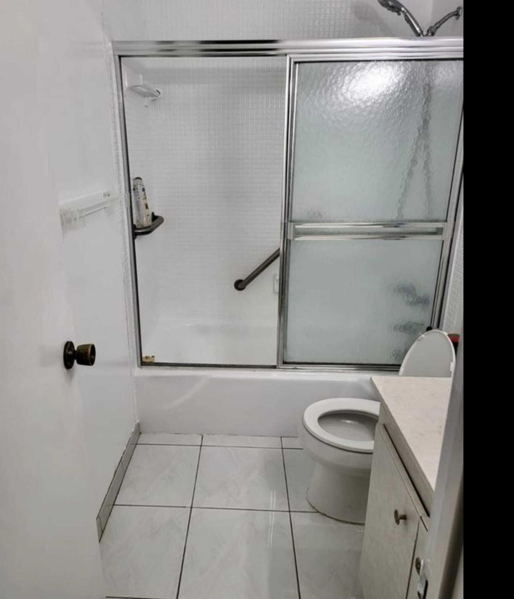 HEMISPHERES CONDO - Residential Lease
