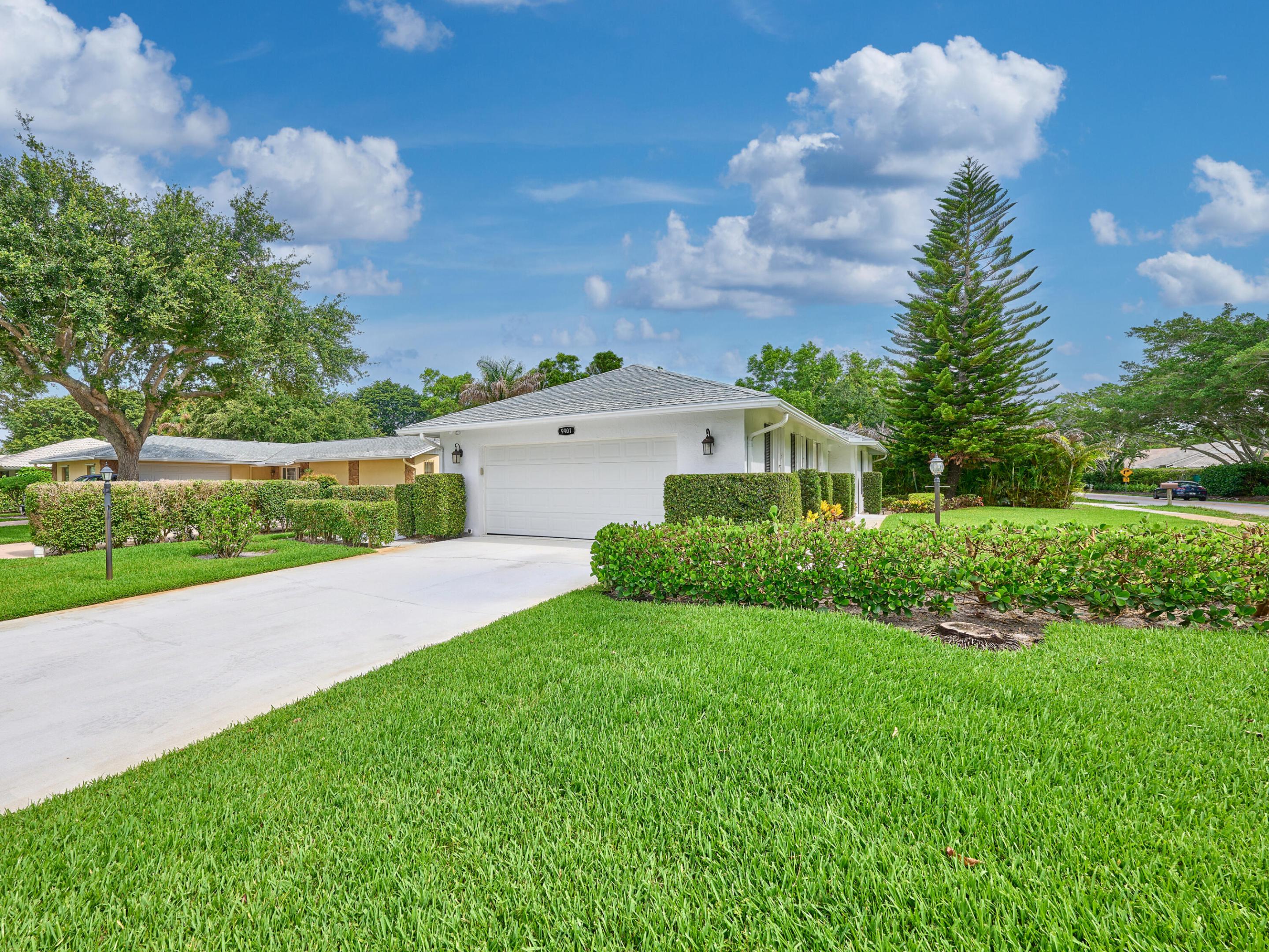 IROQUOIS PARK, Little Club - Residential