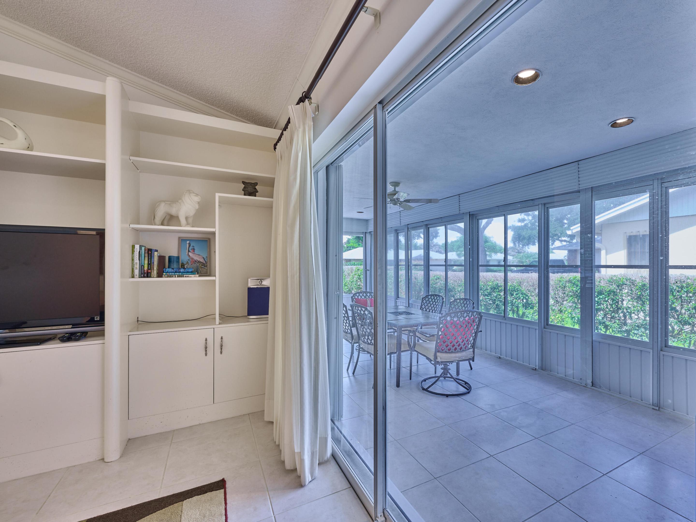 IROQUOIS PARK, Little Club - Residential