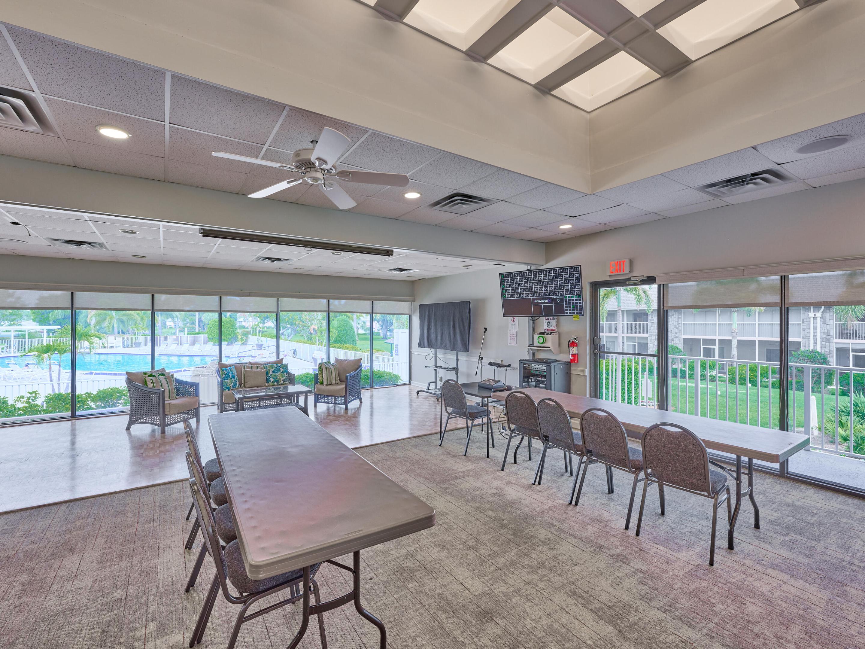 IROQUOIS PARK, Little Club - Residential
