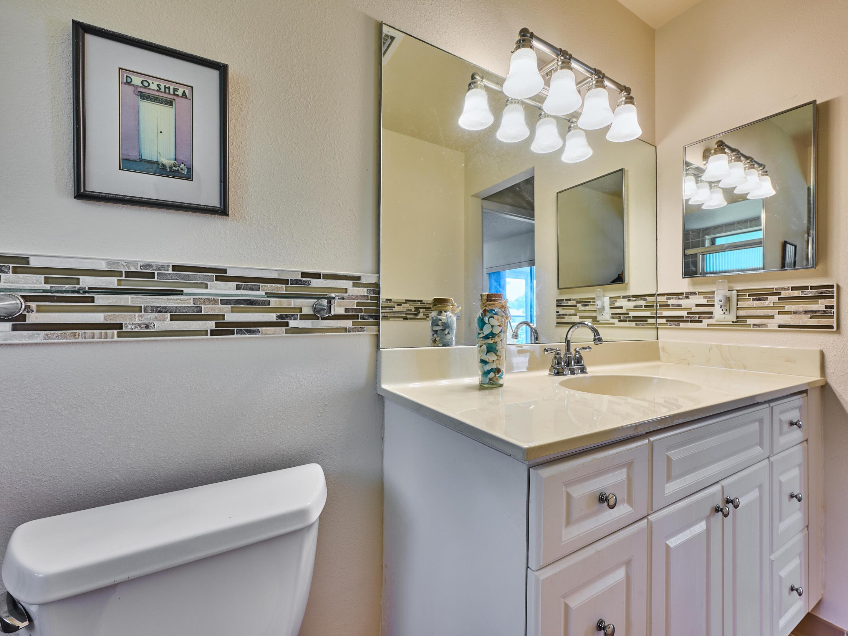 IROQUOIS PARK, Little Club - Residential