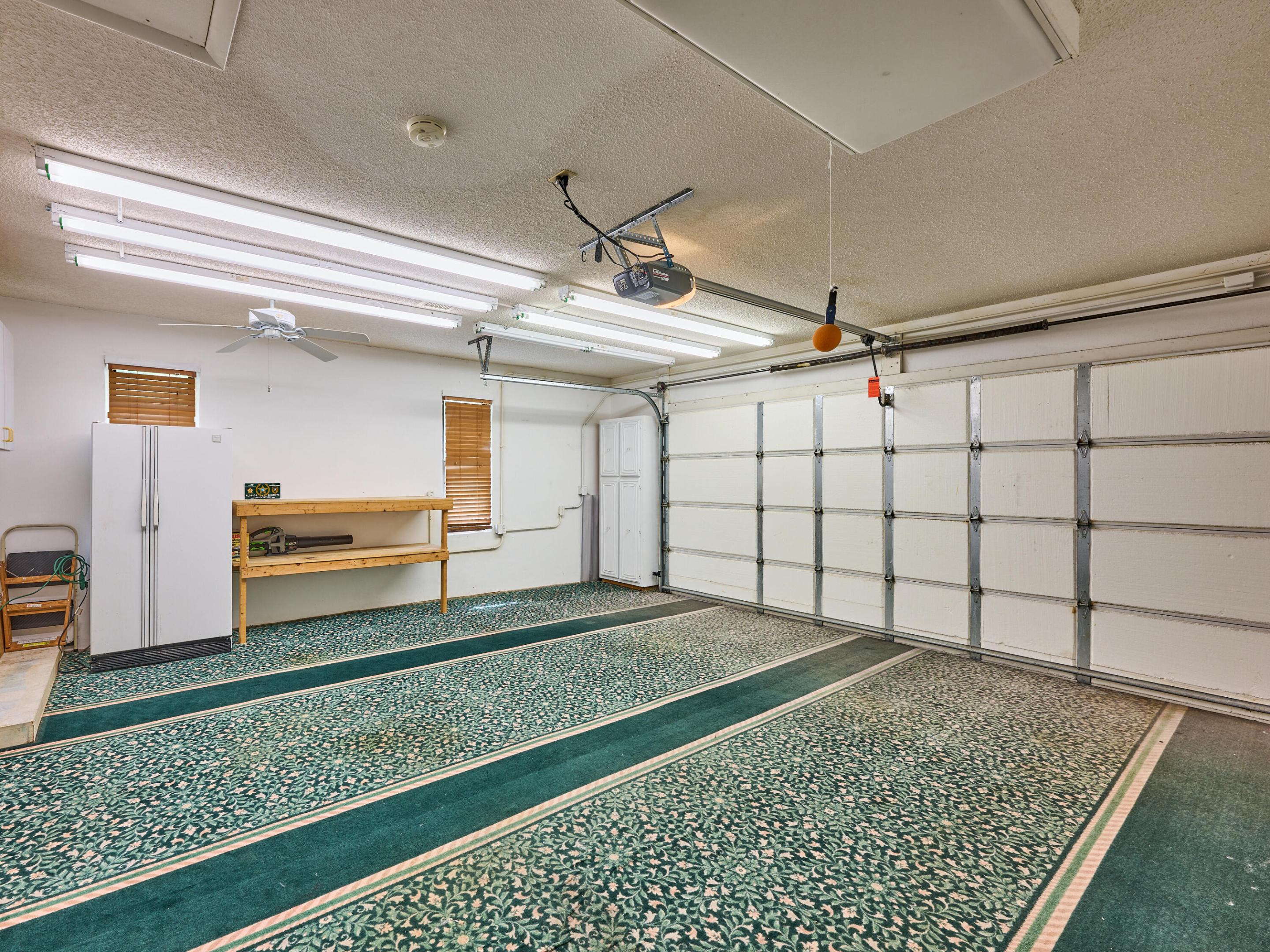 IROQUOIS PARK, Little Club - Residential