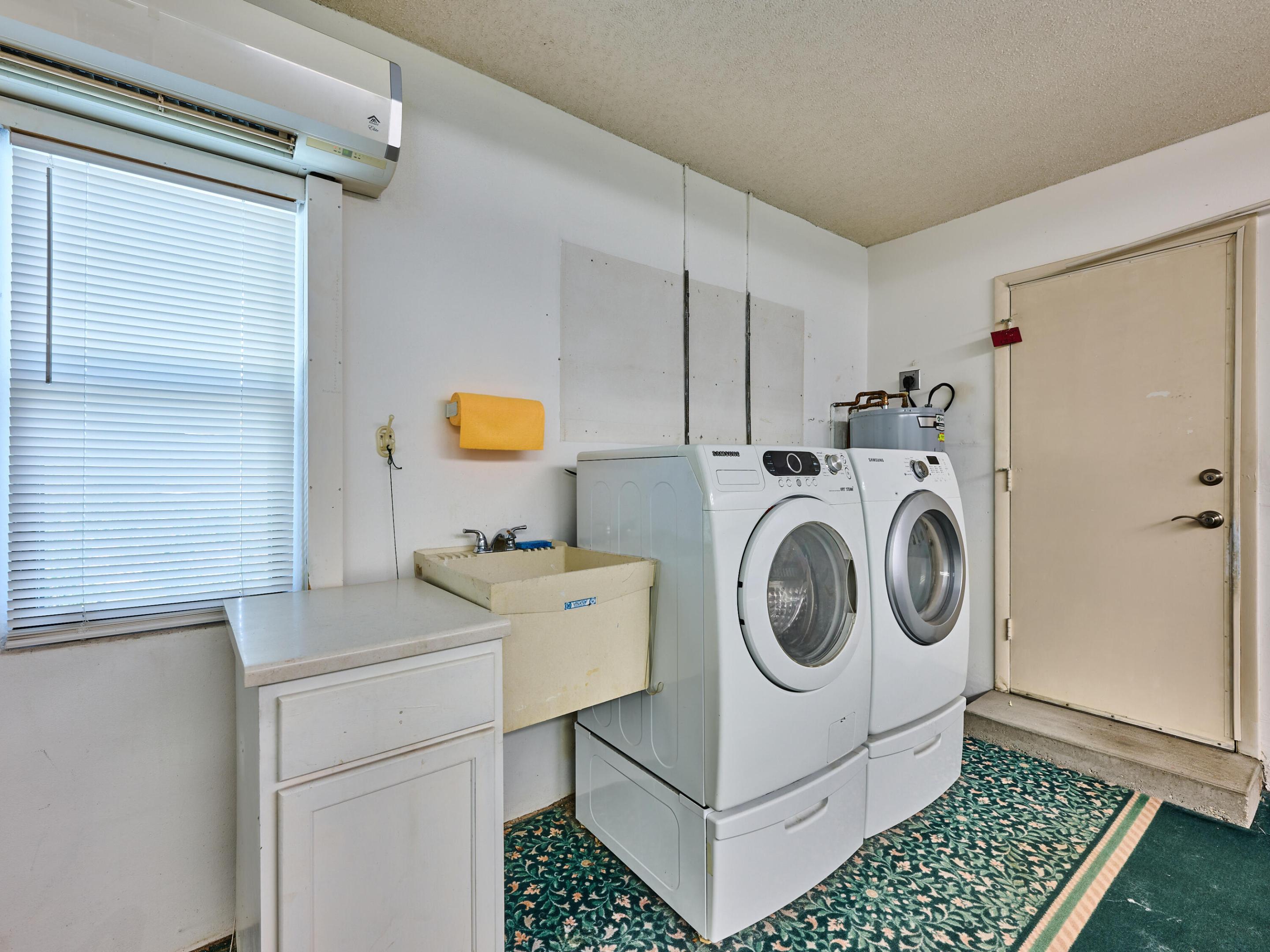 IROQUOIS PARK, Little Club - Residential