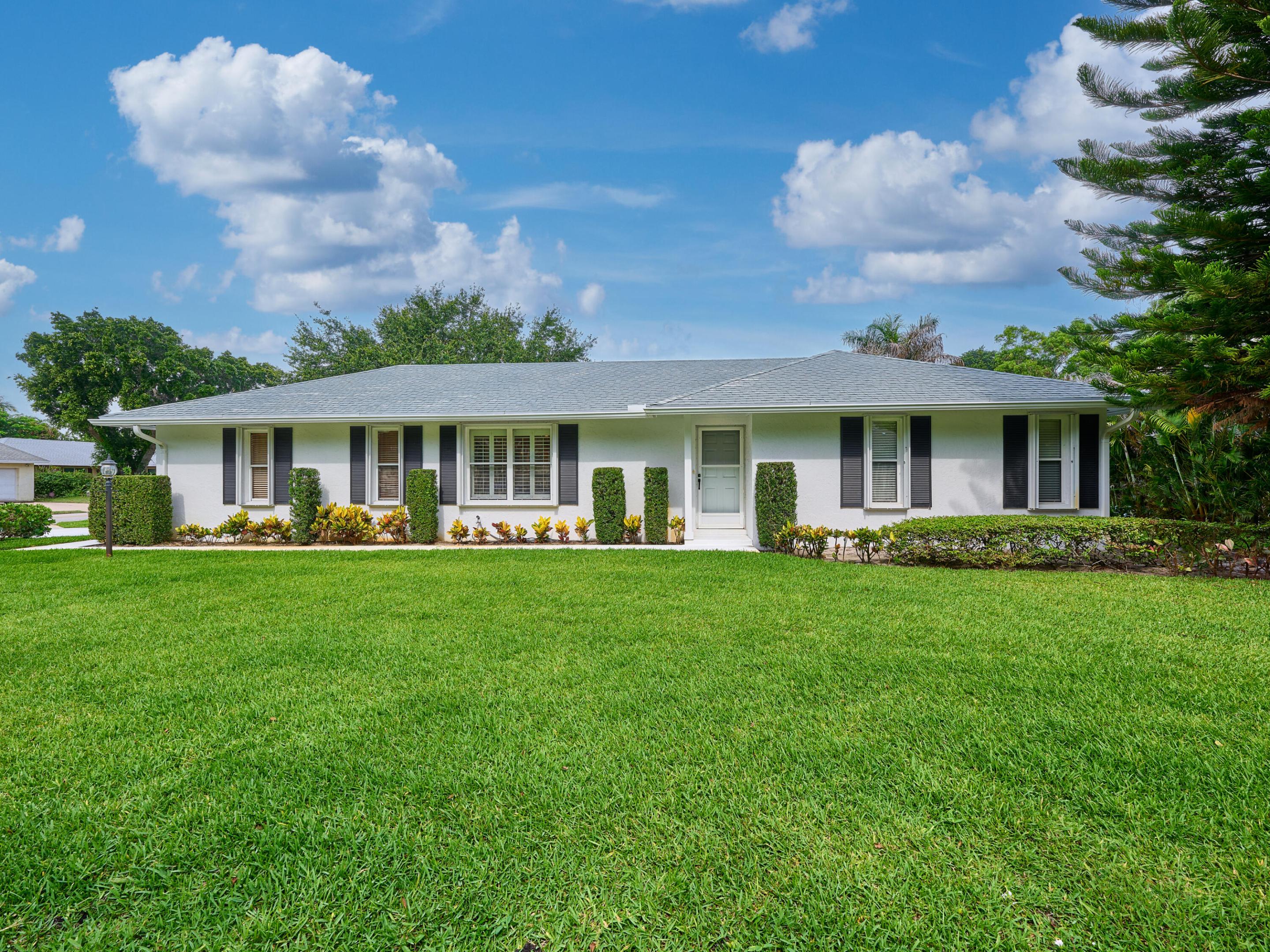 IROQUOIS PARK, Little Club - Residential