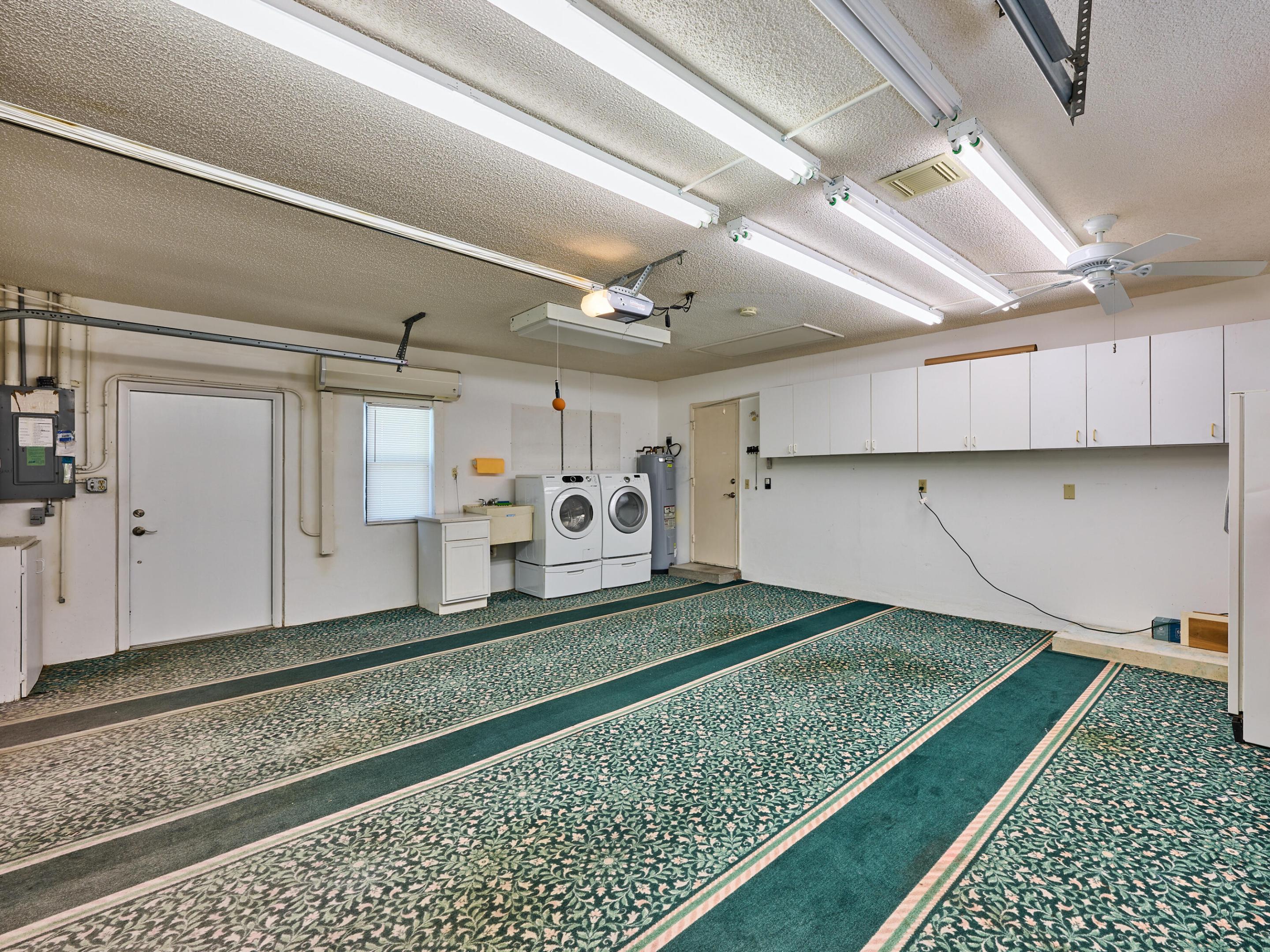 IROQUOIS PARK, Little Club - Residential