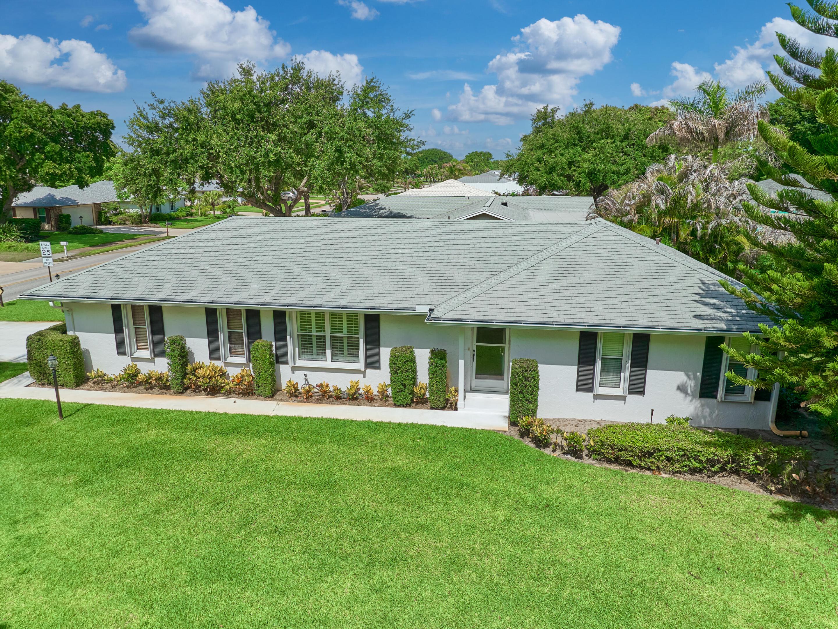 IROQUOIS PARK, Little Club - Residential