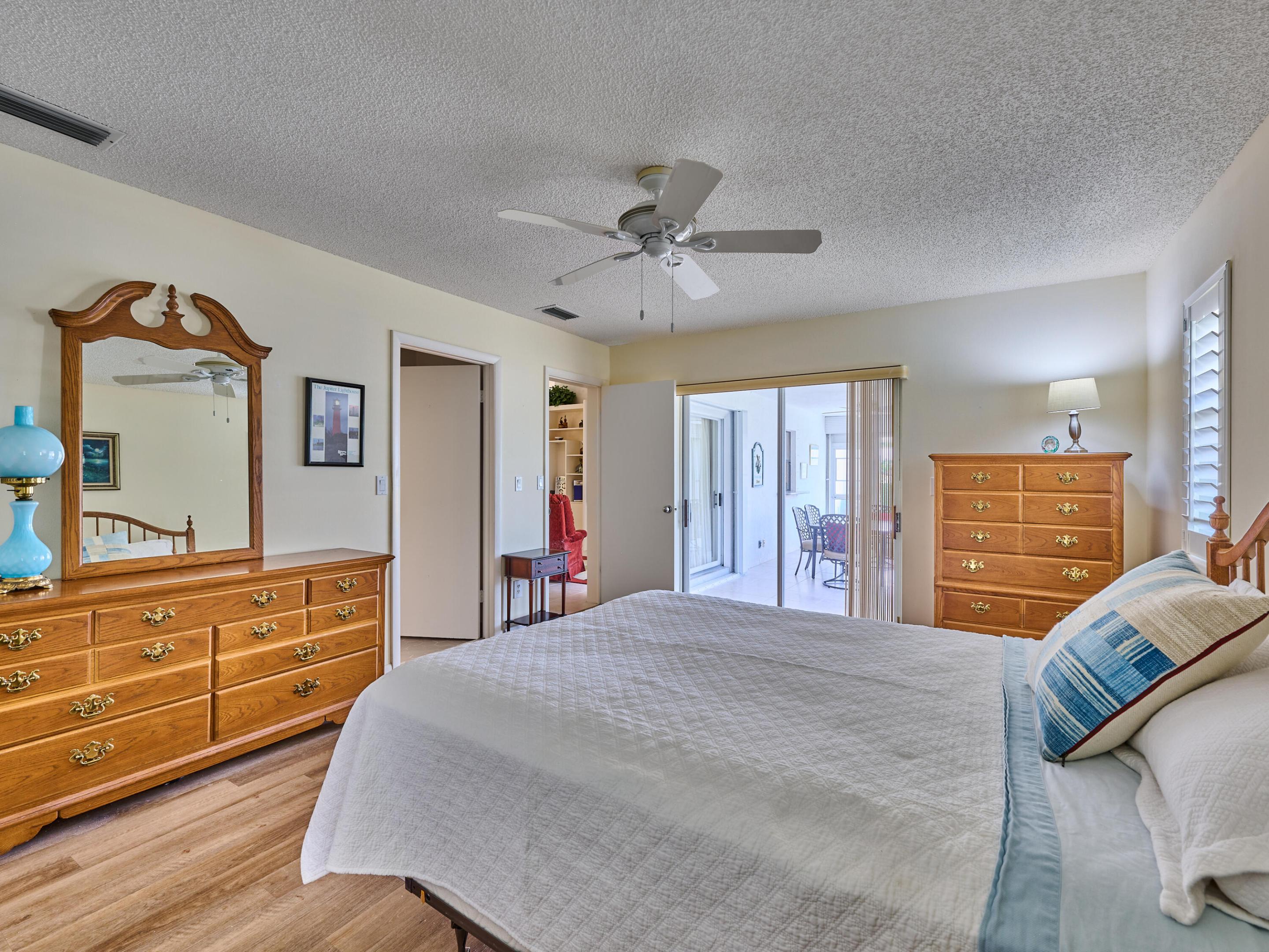 IROQUOIS PARK, Little Club - Residential
