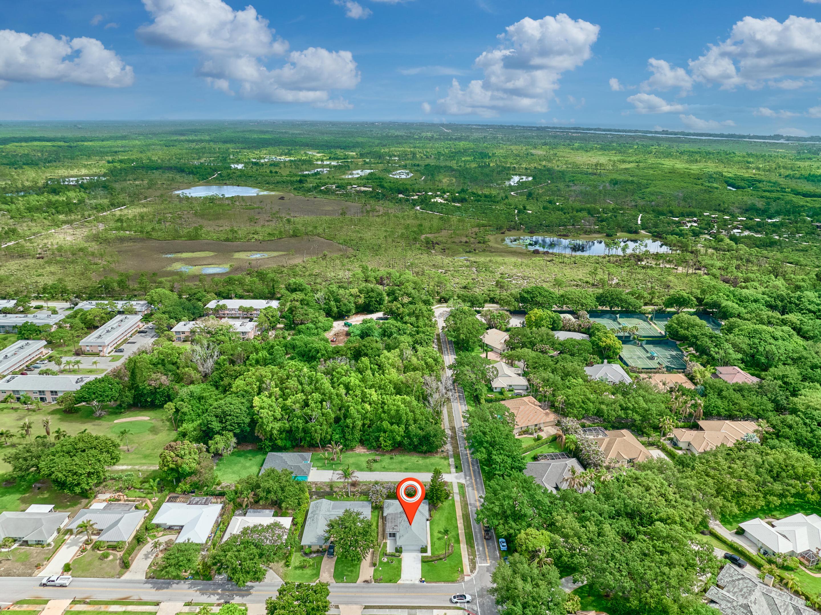 IROQUOIS PARK, Little Club - Residential