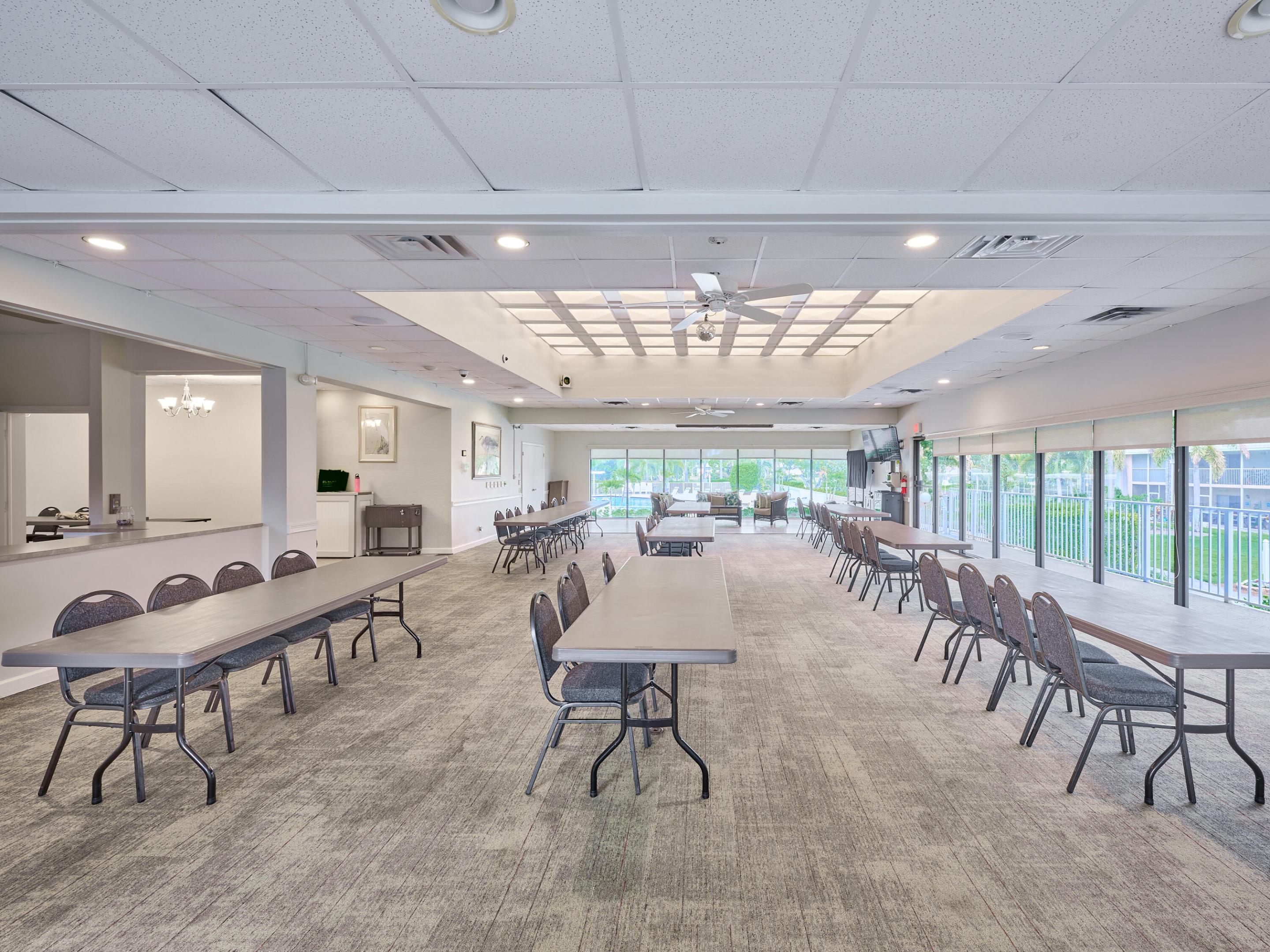 IROQUOIS PARK, Little Club - Residential