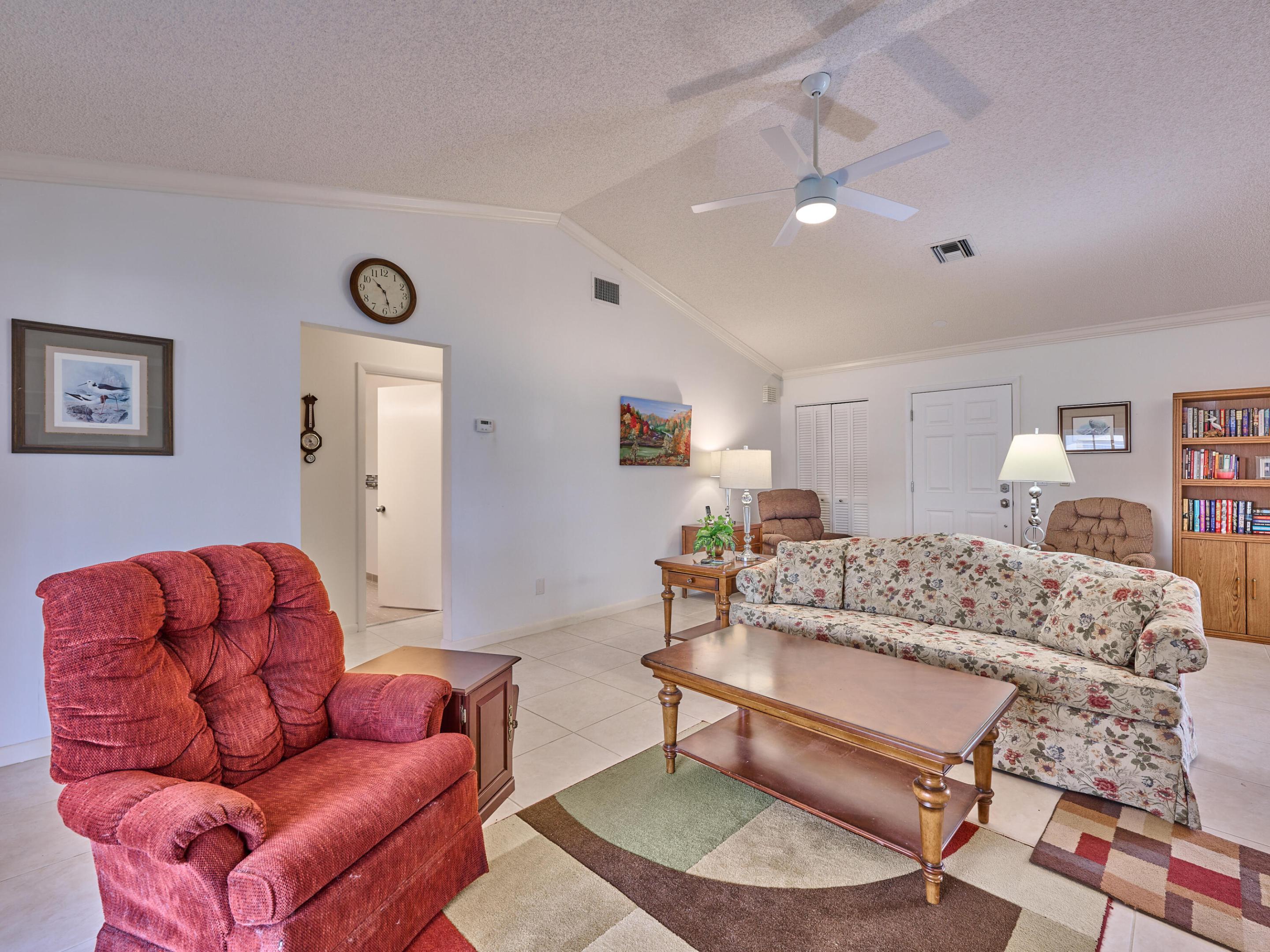 IROQUOIS PARK, Little Club - Residential