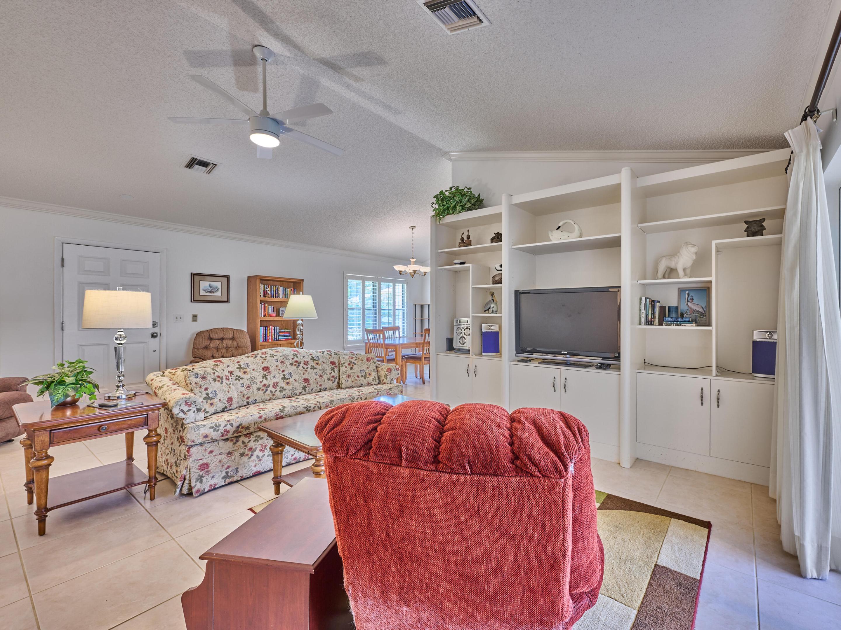 IROQUOIS PARK, Little Club - Residential