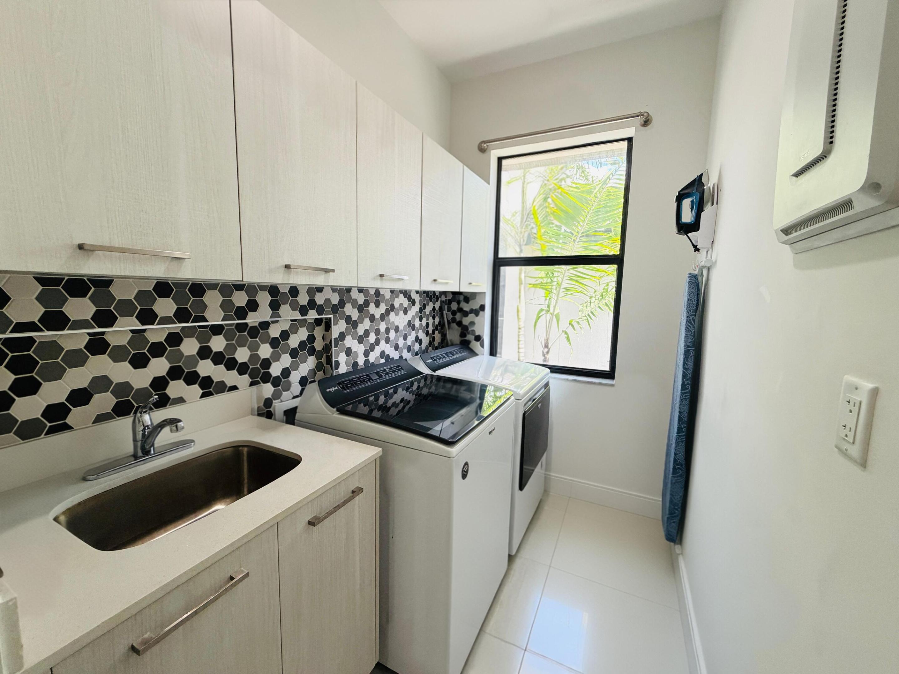 DOWNTOWN DORAL SOUTH PHASE TWO - Residential