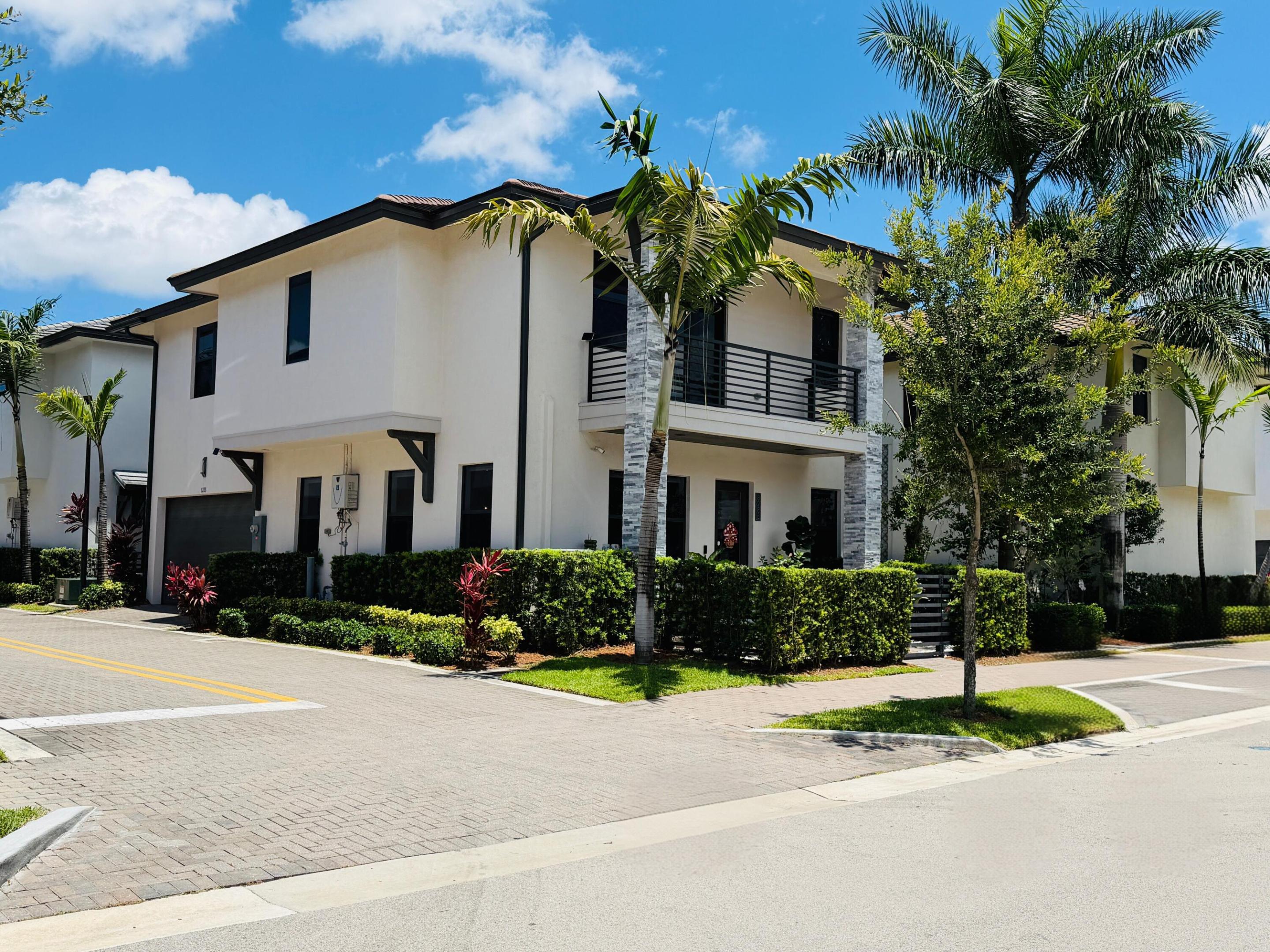 DOWNTOWN DORAL SOUTH PHASE TWO - Residential