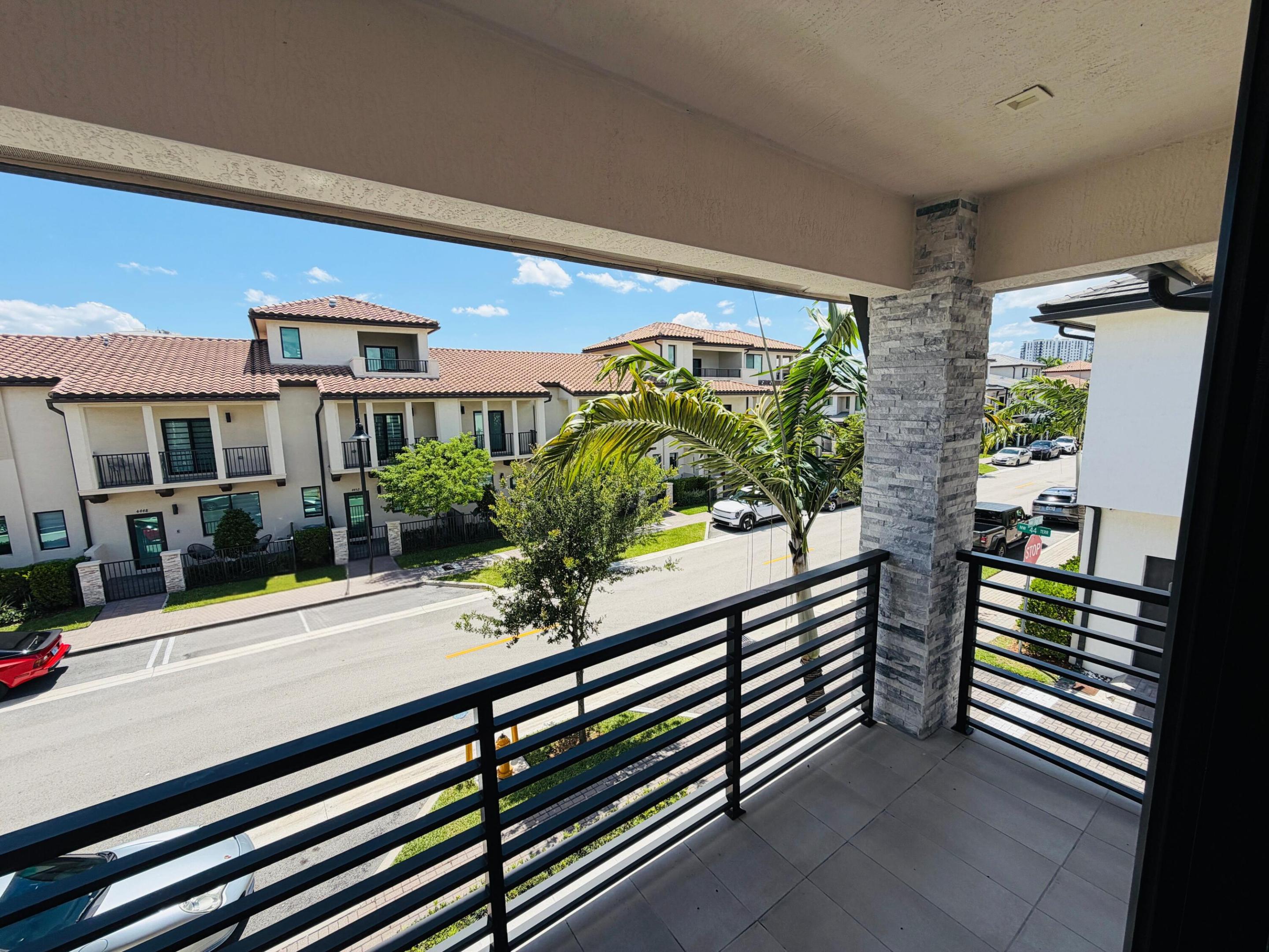 DOWNTOWN DORAL SOUTH PHASE TWO - Residential