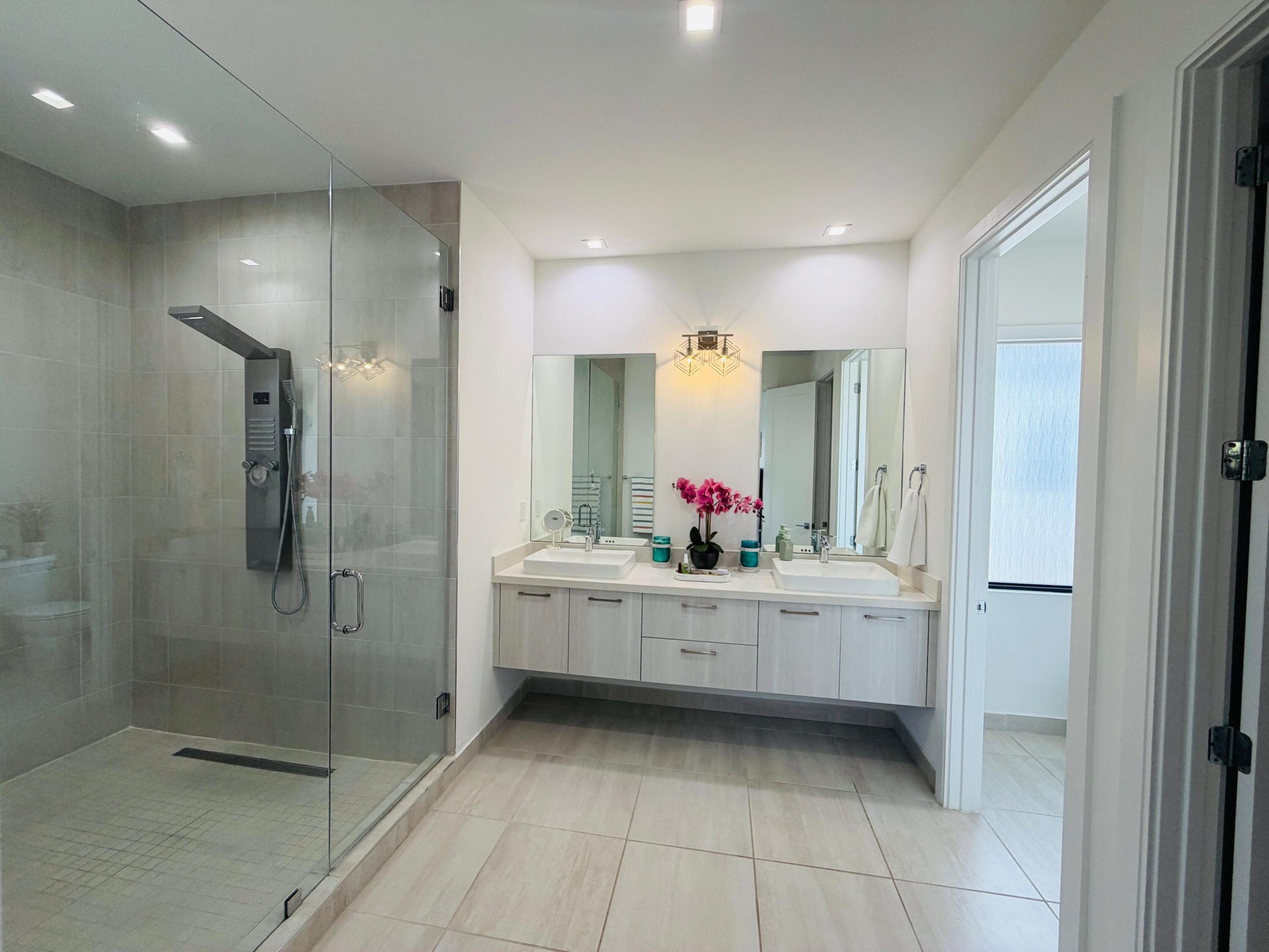 DOWNTOWN DORAL SOUTH PHASE TWO - Residential