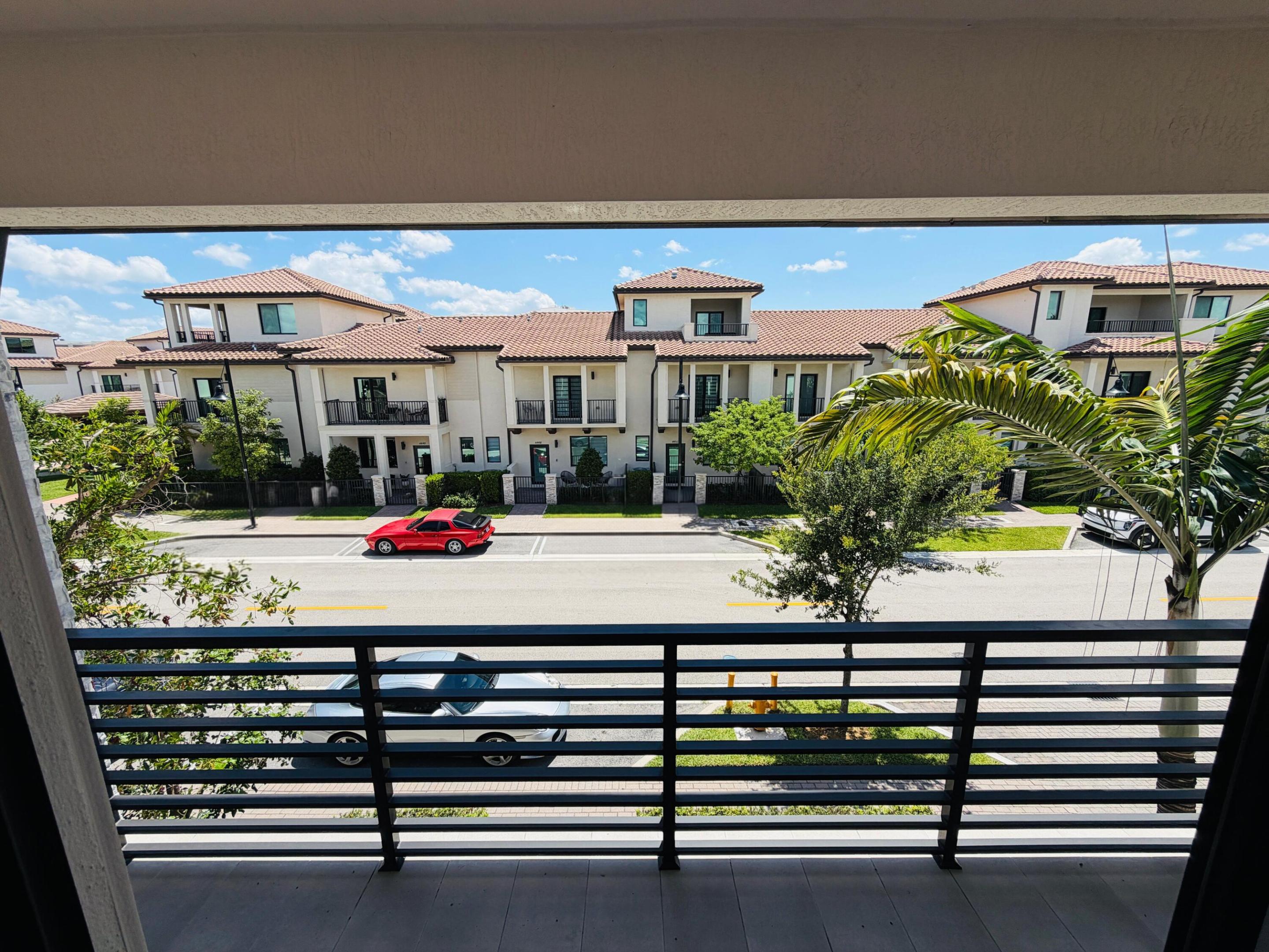DOWNTOWN DORAL SOUTH PHASE TWO - Residential