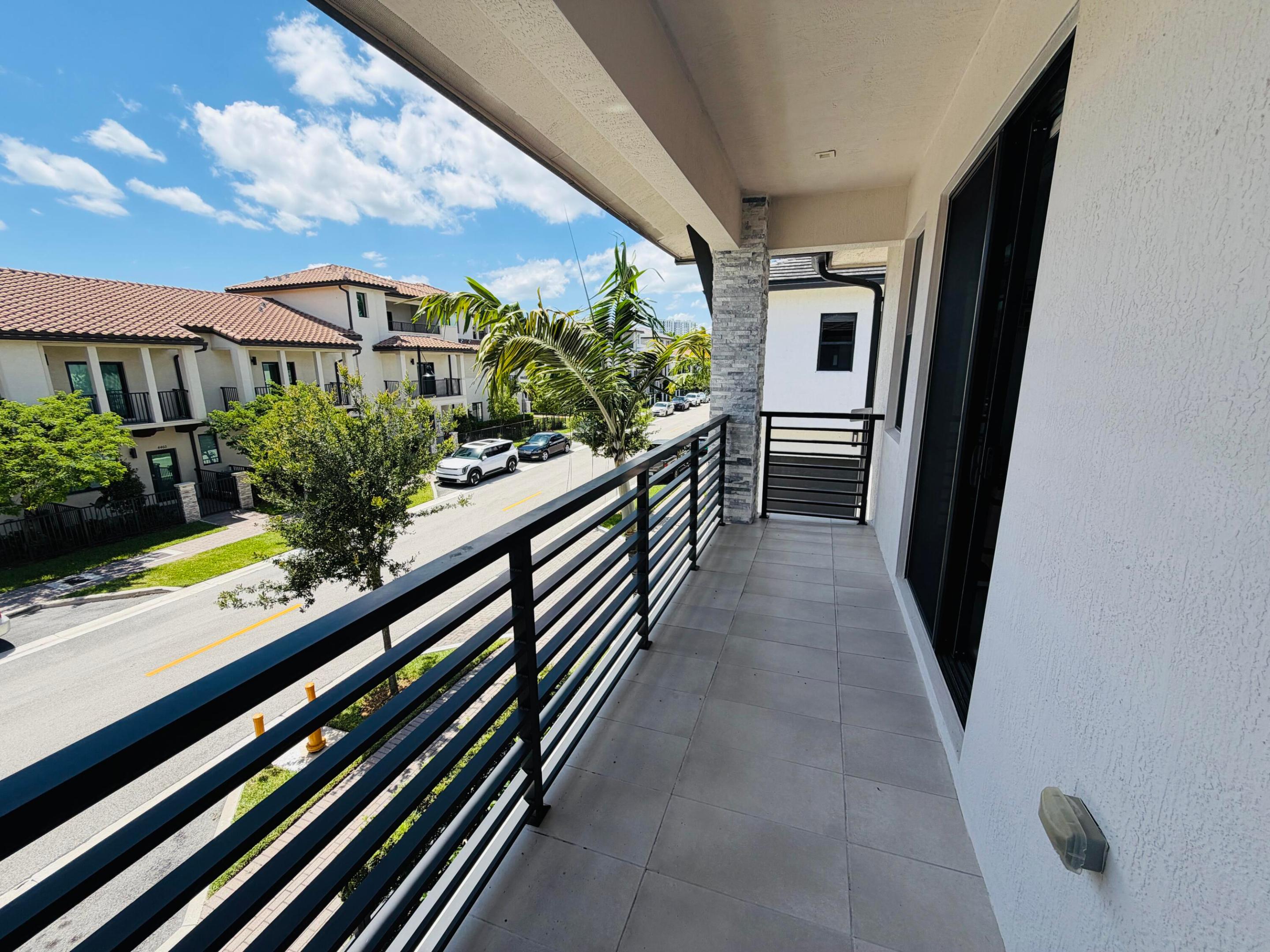 DOWNTOWN DORAL SOUTH PHASE TWO - Residential
