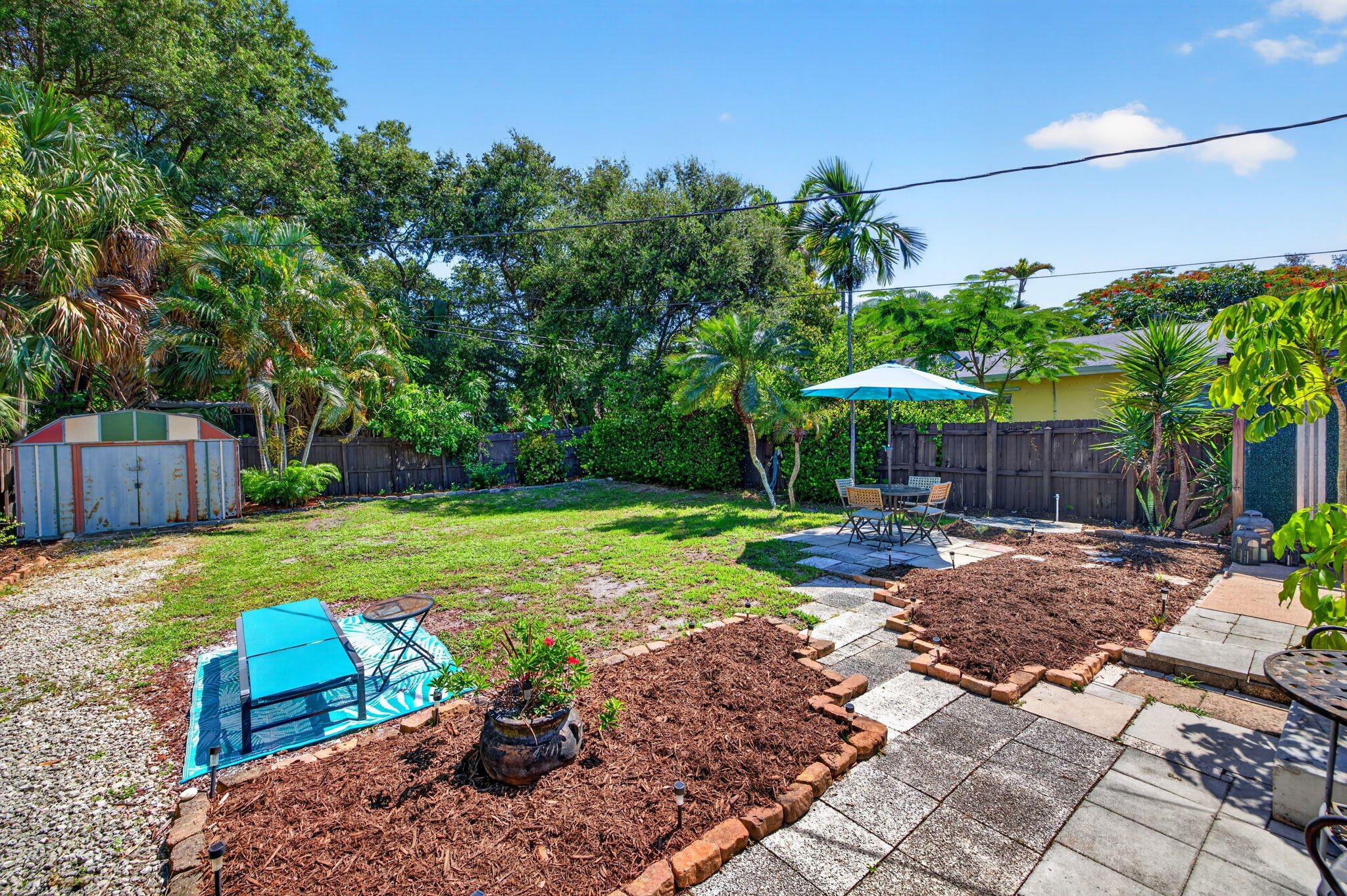 LAUDERDALE GARDENS - Residential