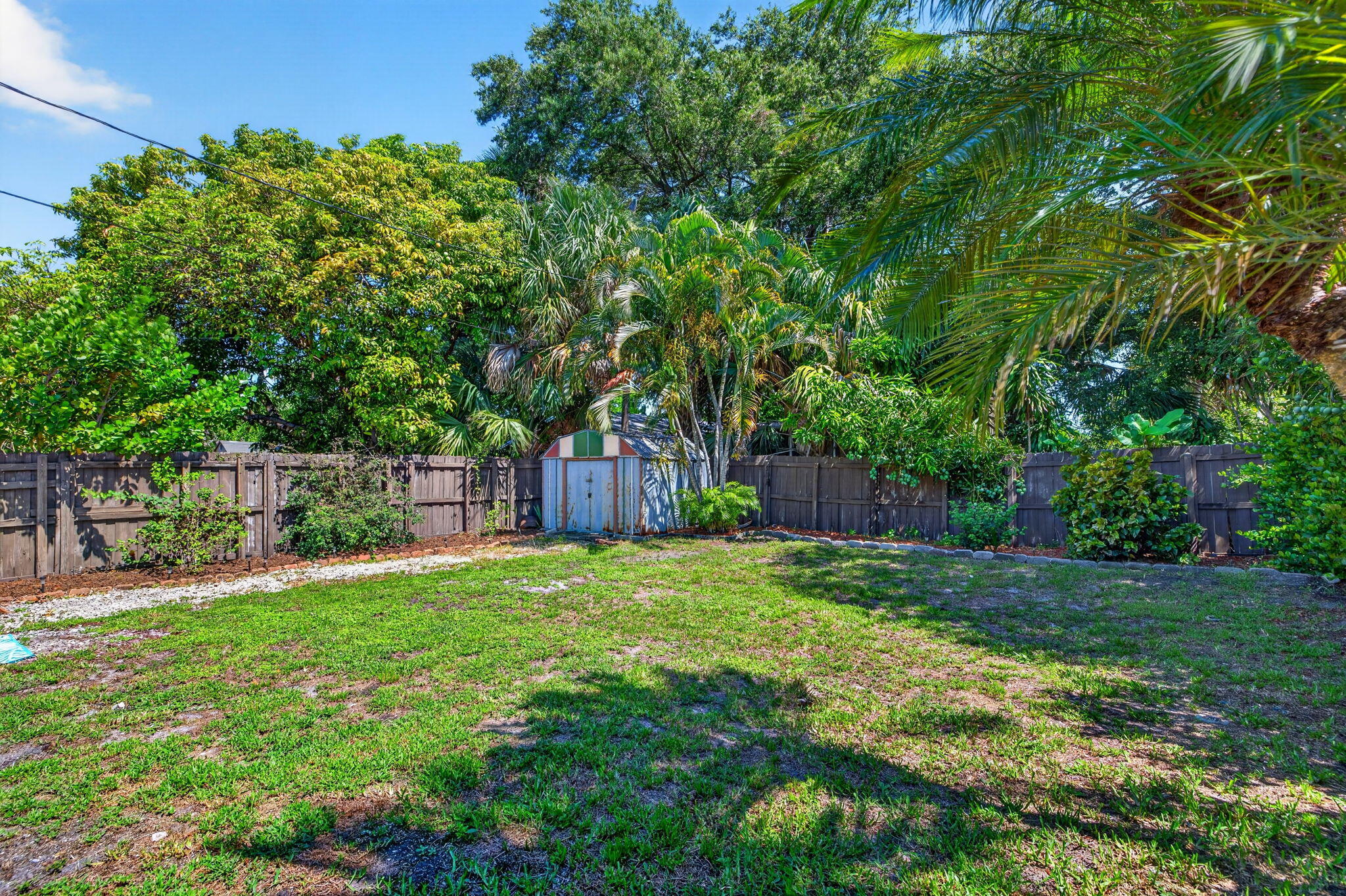 LAUDERDALE GARDENS - Residential