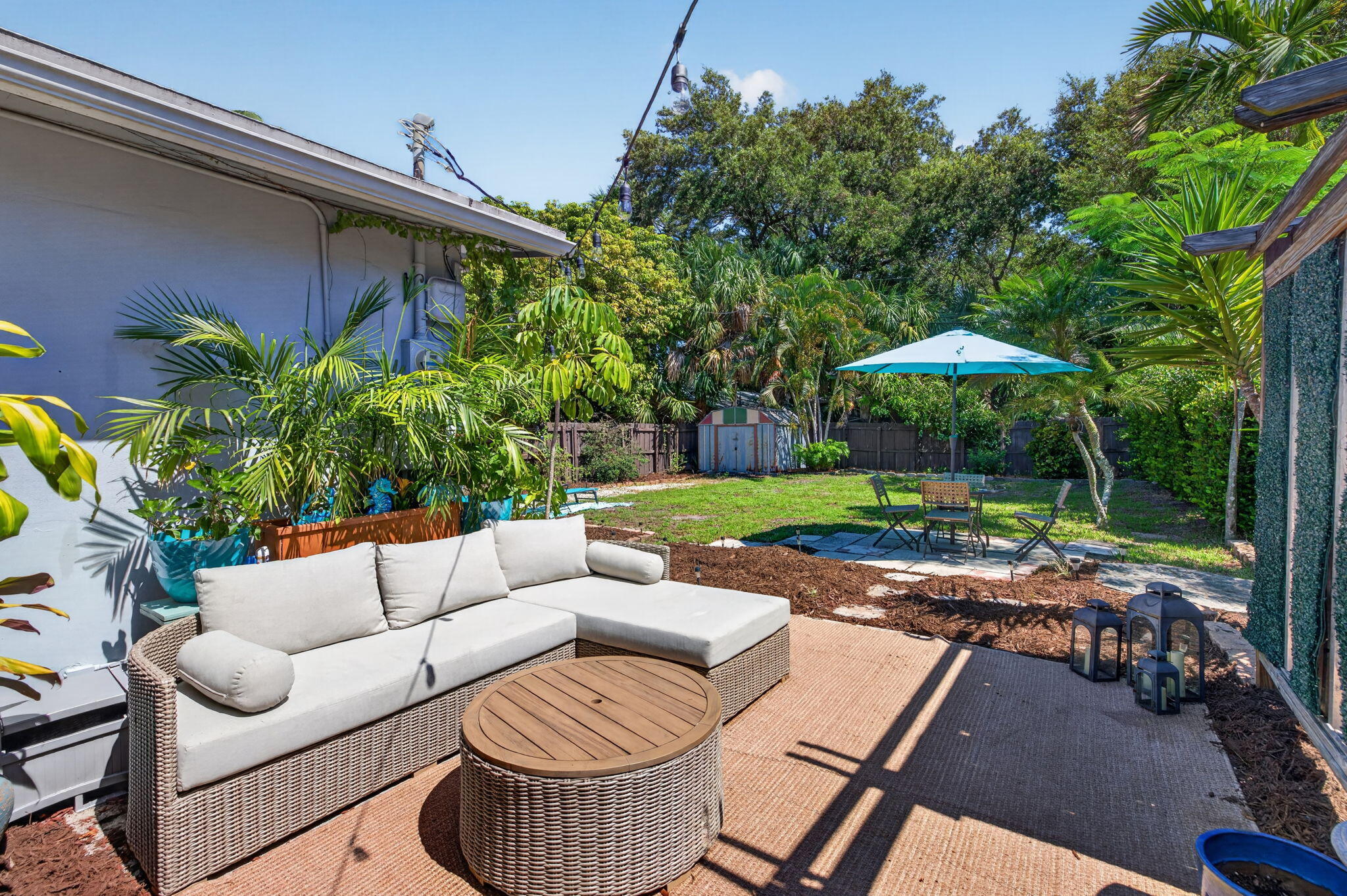 LAUDERDALE GARDENS - Residential