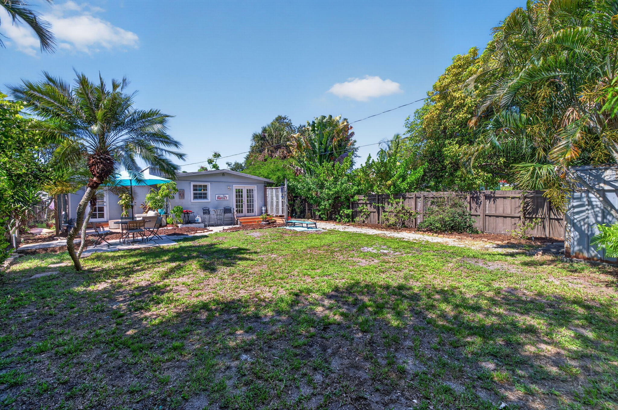 LAUDERDALE GARDENS - Residential