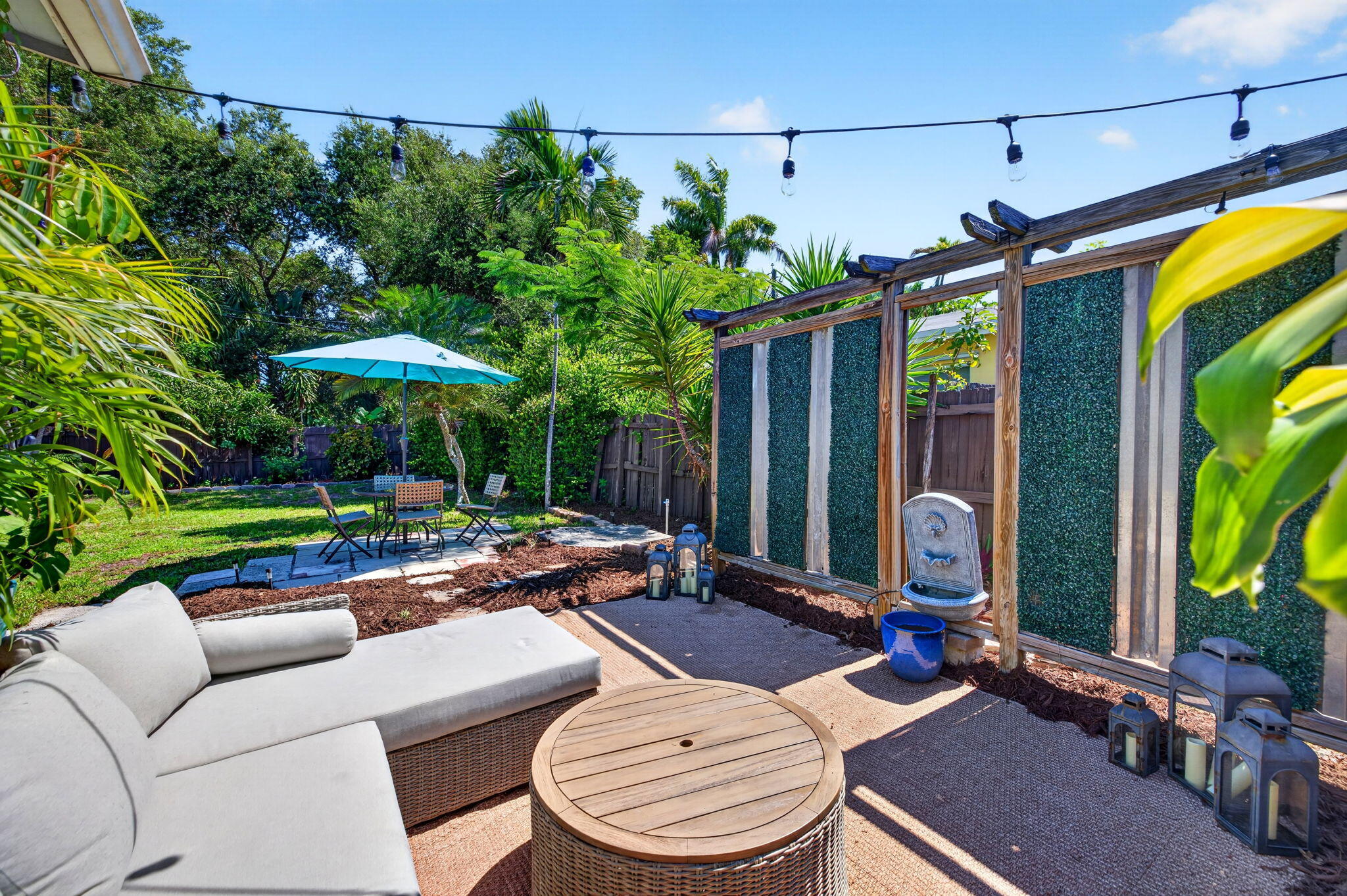 LAUDERDALE GARDENS - Residential